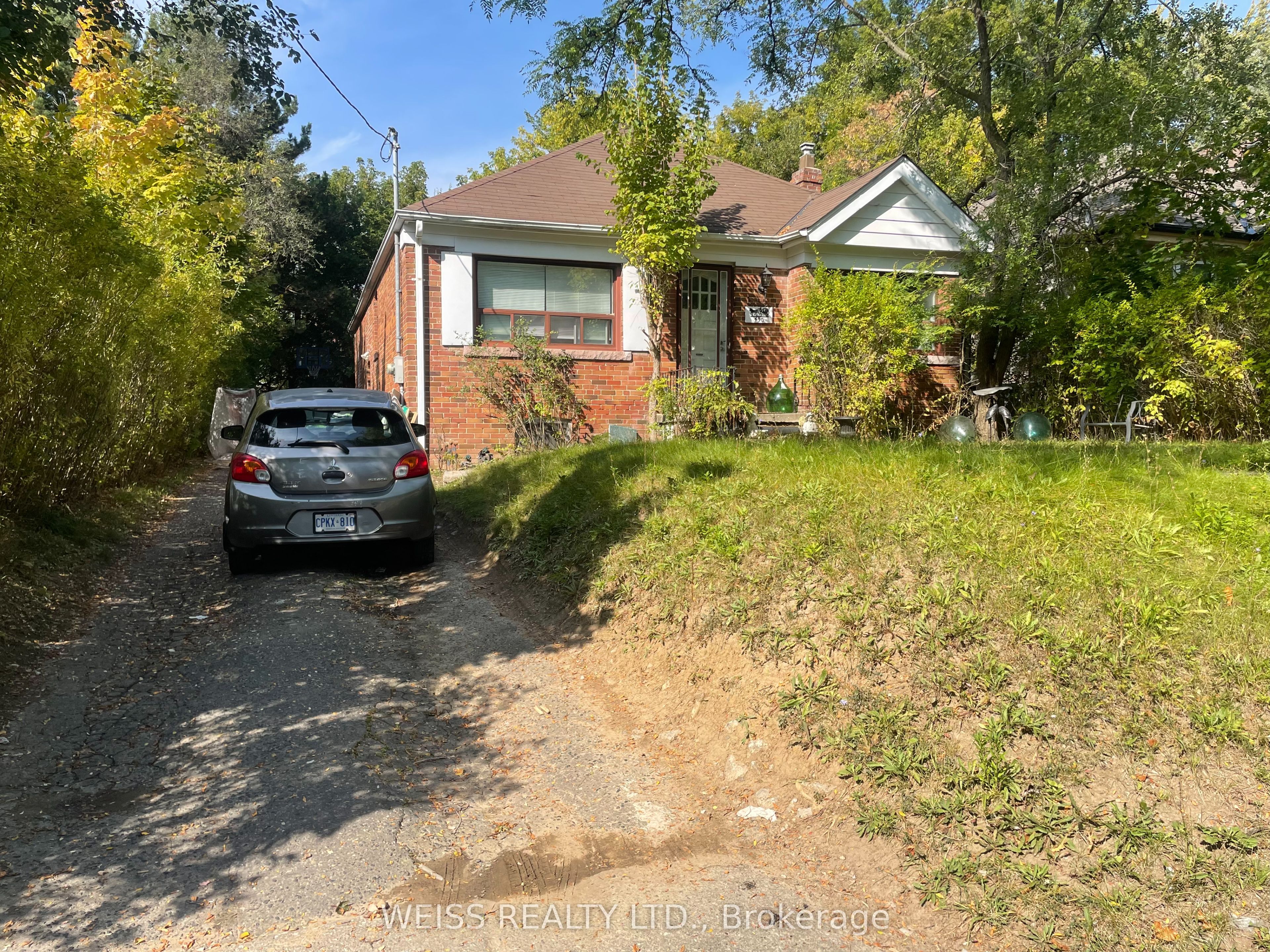 490 Coldstream Avenue E, Toronto, On M5n 1y5