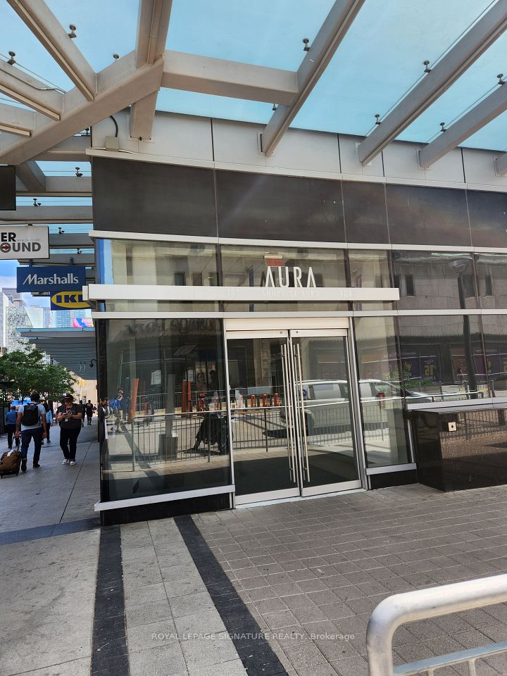 384 Yonge Street 47, Toronto, On M5g 2k2