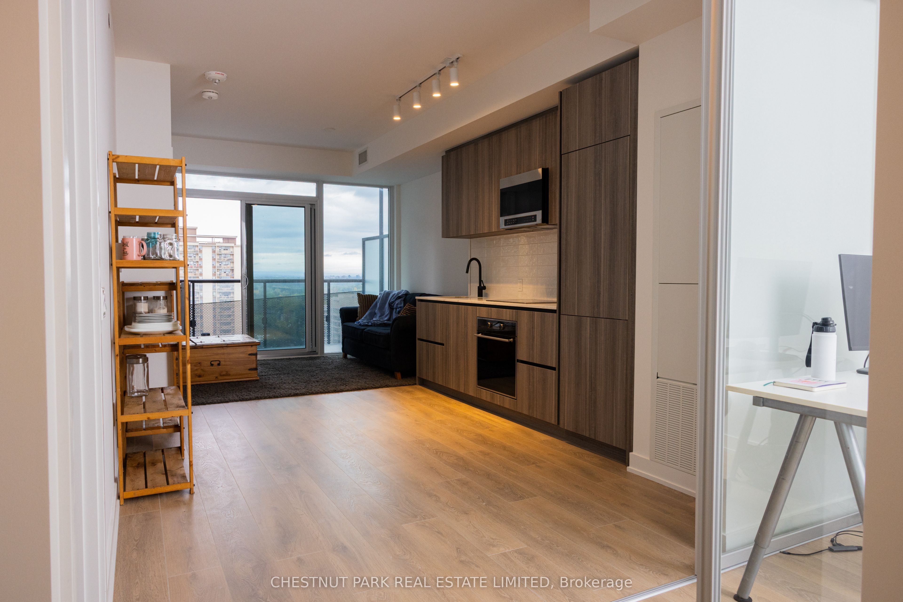 117 Broadway Avenue 1807, Toronto, On M4p 1v3