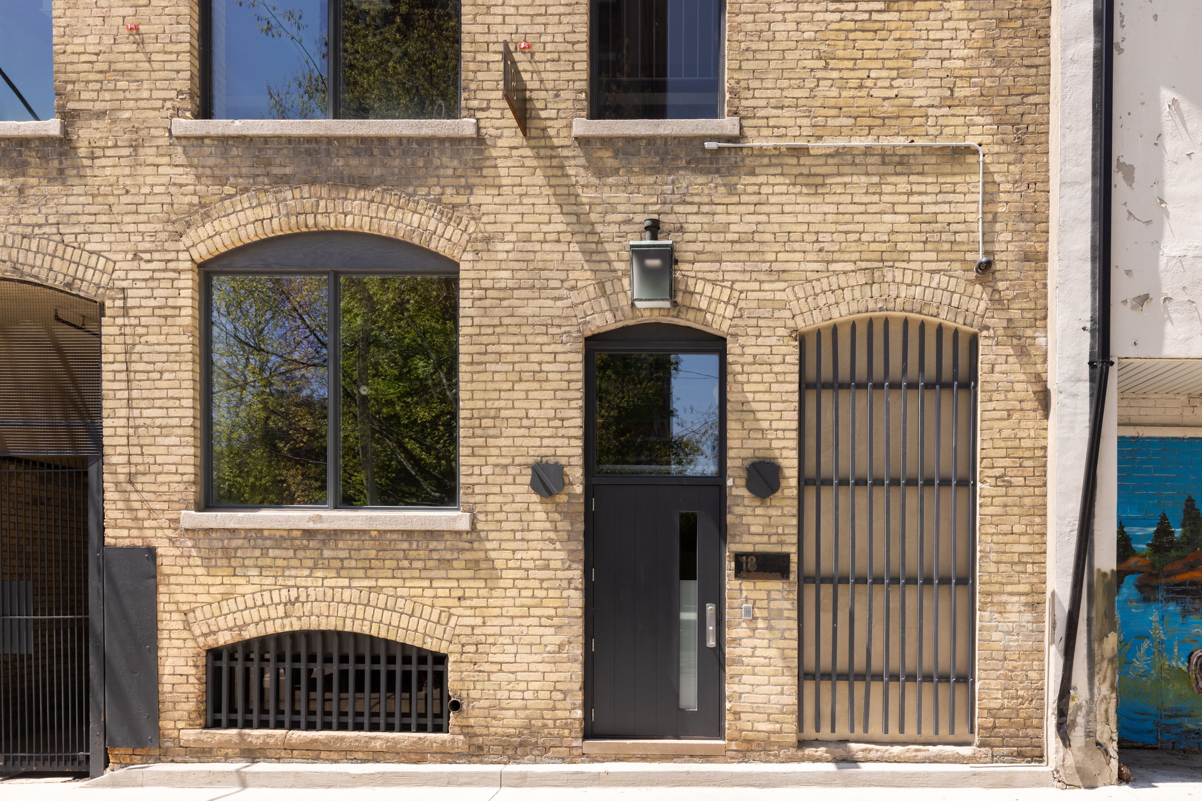 18 Gloucester Lane, Toronto, On M4y 1l5