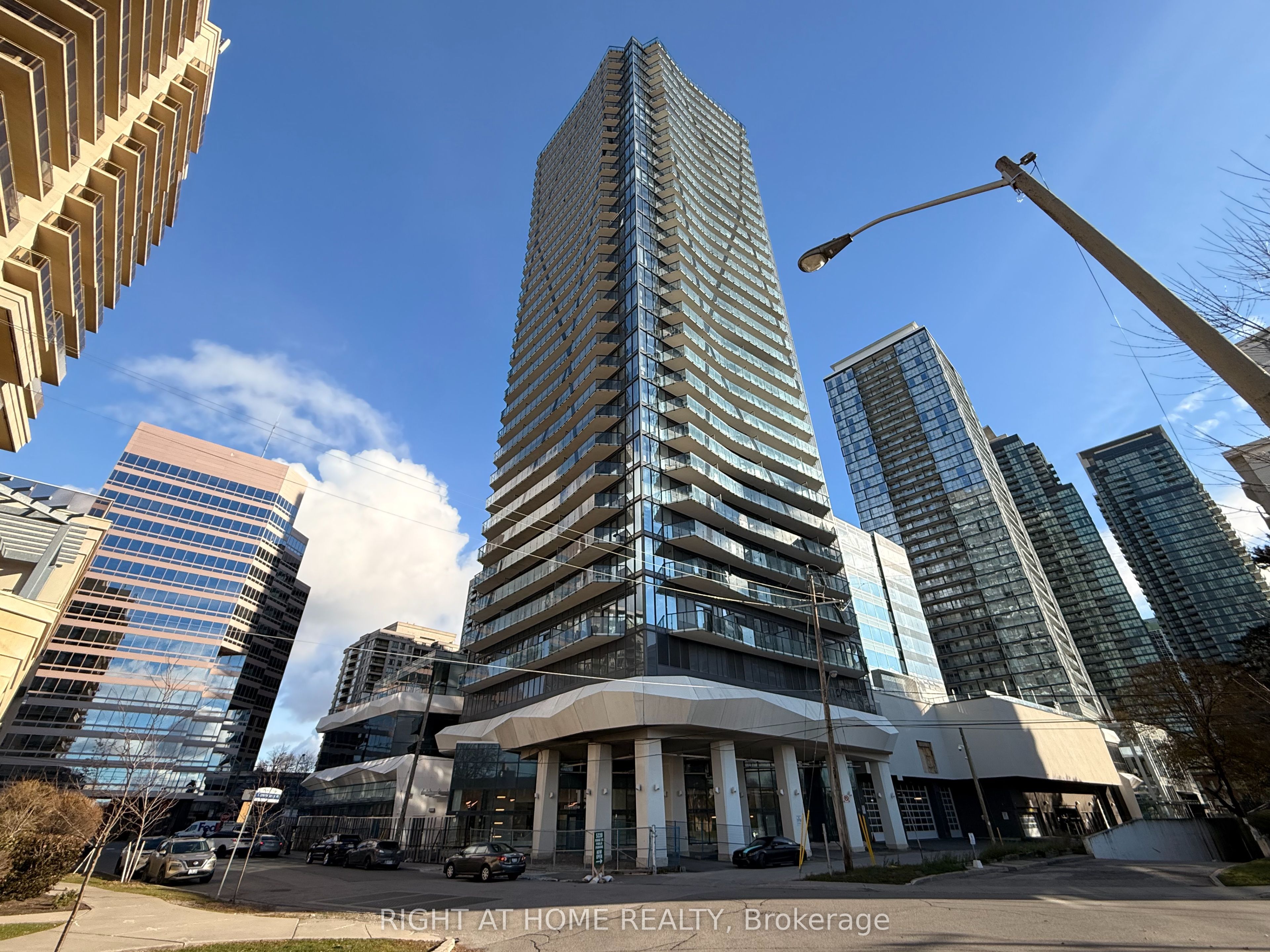 15 Ellerslie Avenue Ph03, Toronto, On M2n 0e7