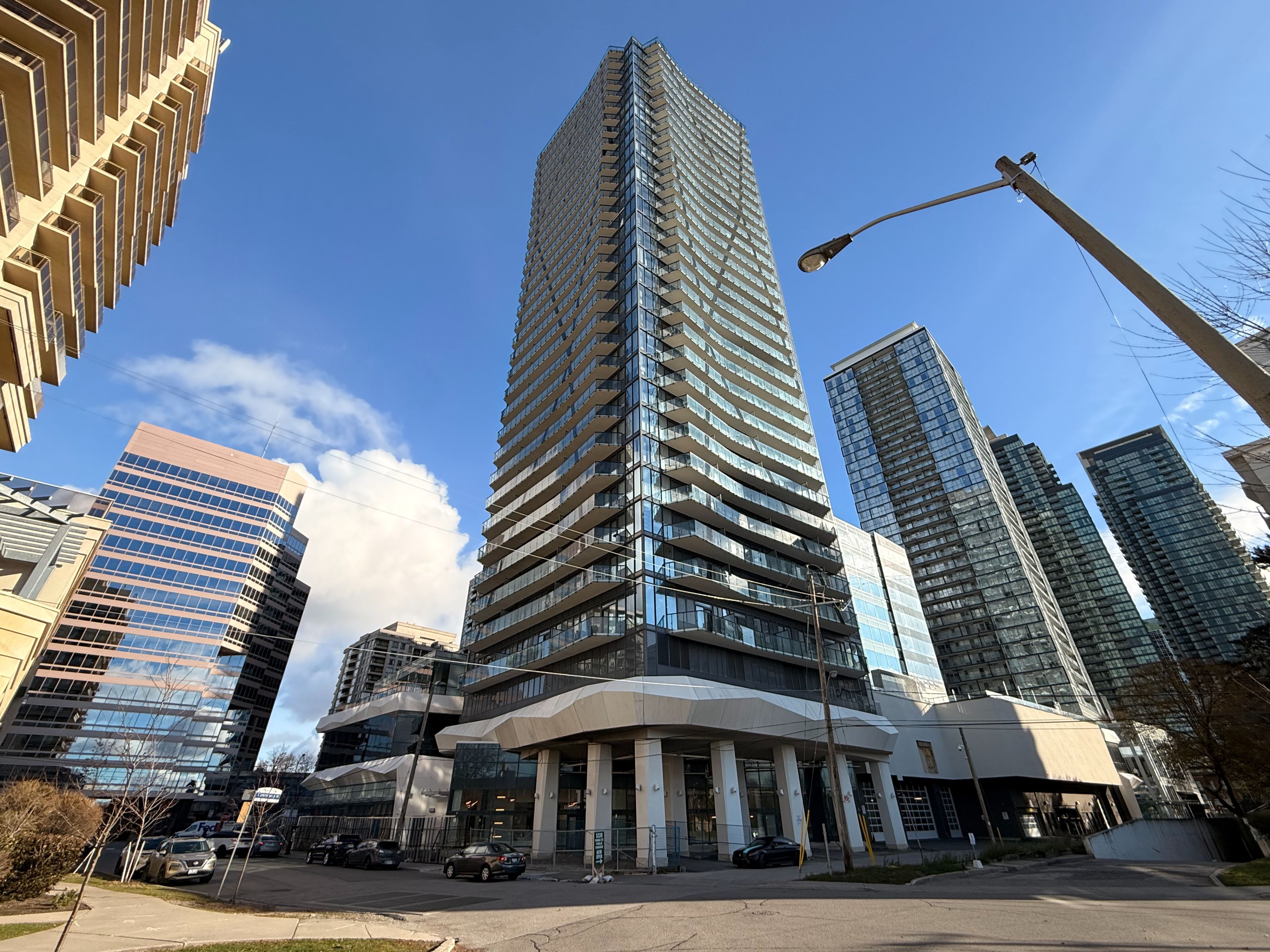 15 Ellerslie Avenue 2202, Toronto, On M2n 0l7