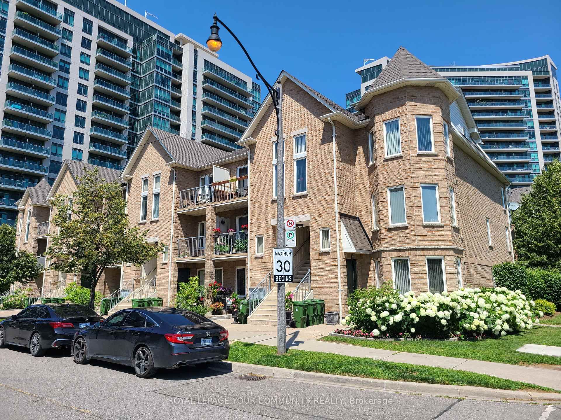 130 Vanderhoof Avenue 101, Toronto, On M4g 4j8