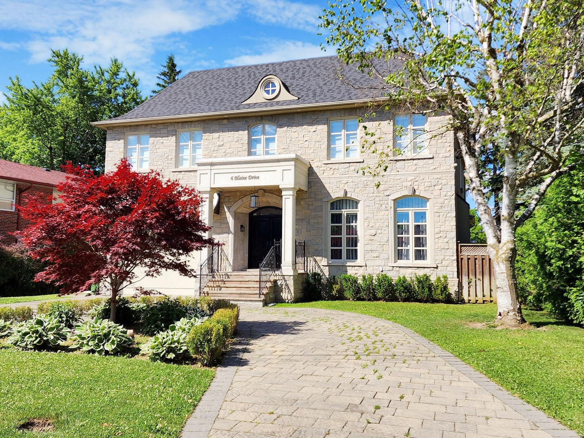 6 Blaine Drive, Toronto, On M3b 2g4