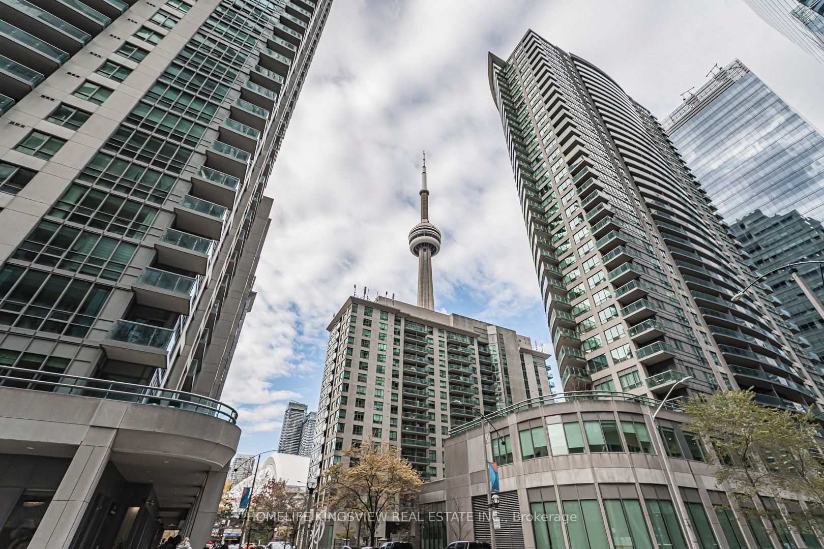 12 York Street 1001, Toronto, On M5j 0a9
