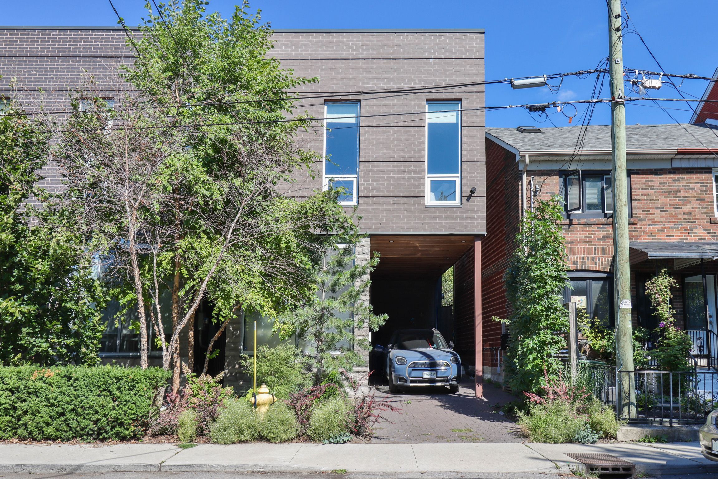 18 Mitchell Avenue, Toronto, On M6j 1b9