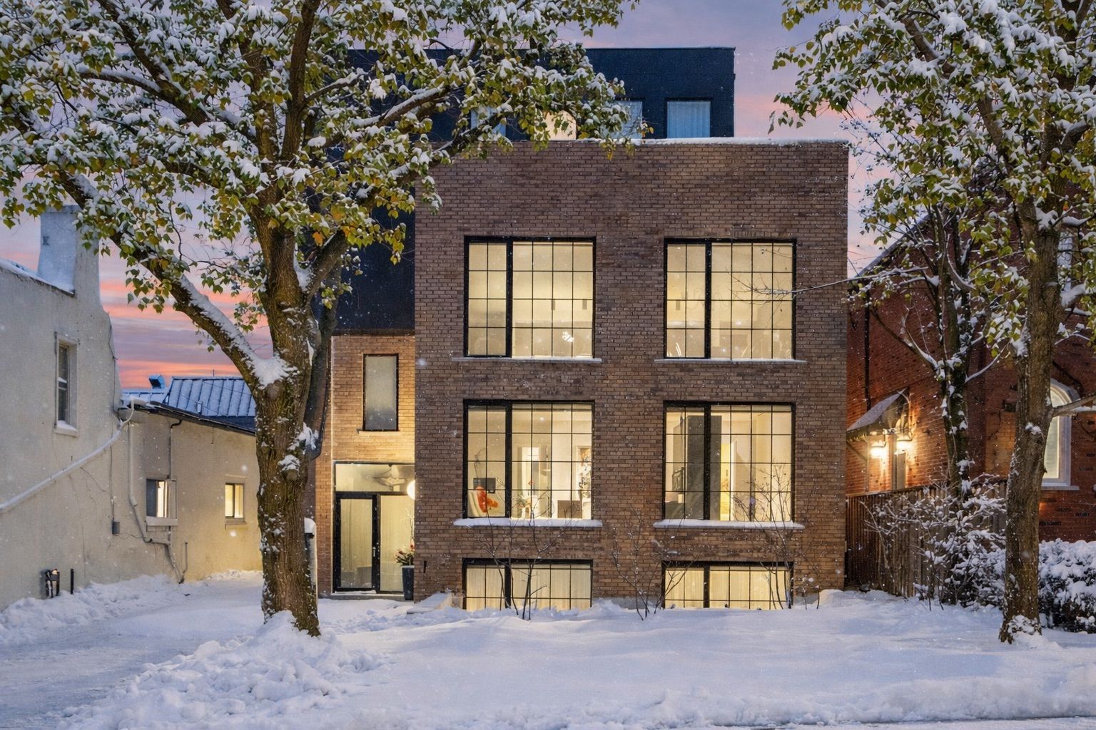 34 Coulson Avenue B, Toronto, On M4v 1y5