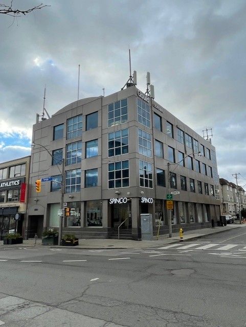 1220 Yonge Street 201, Toronto, On M4t 1w1