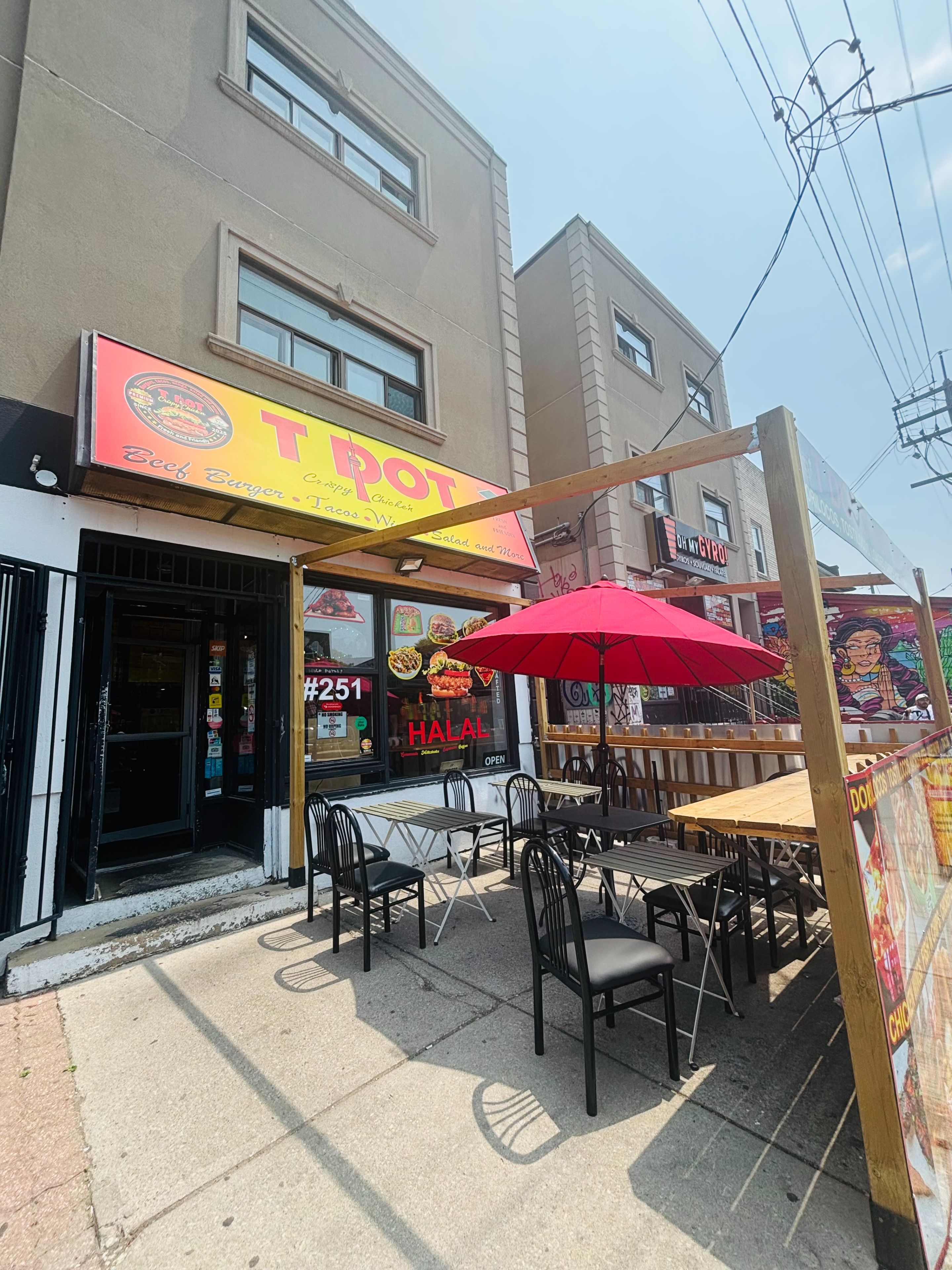 251 Augusta Avenue, Toronto, On M5t 2l8