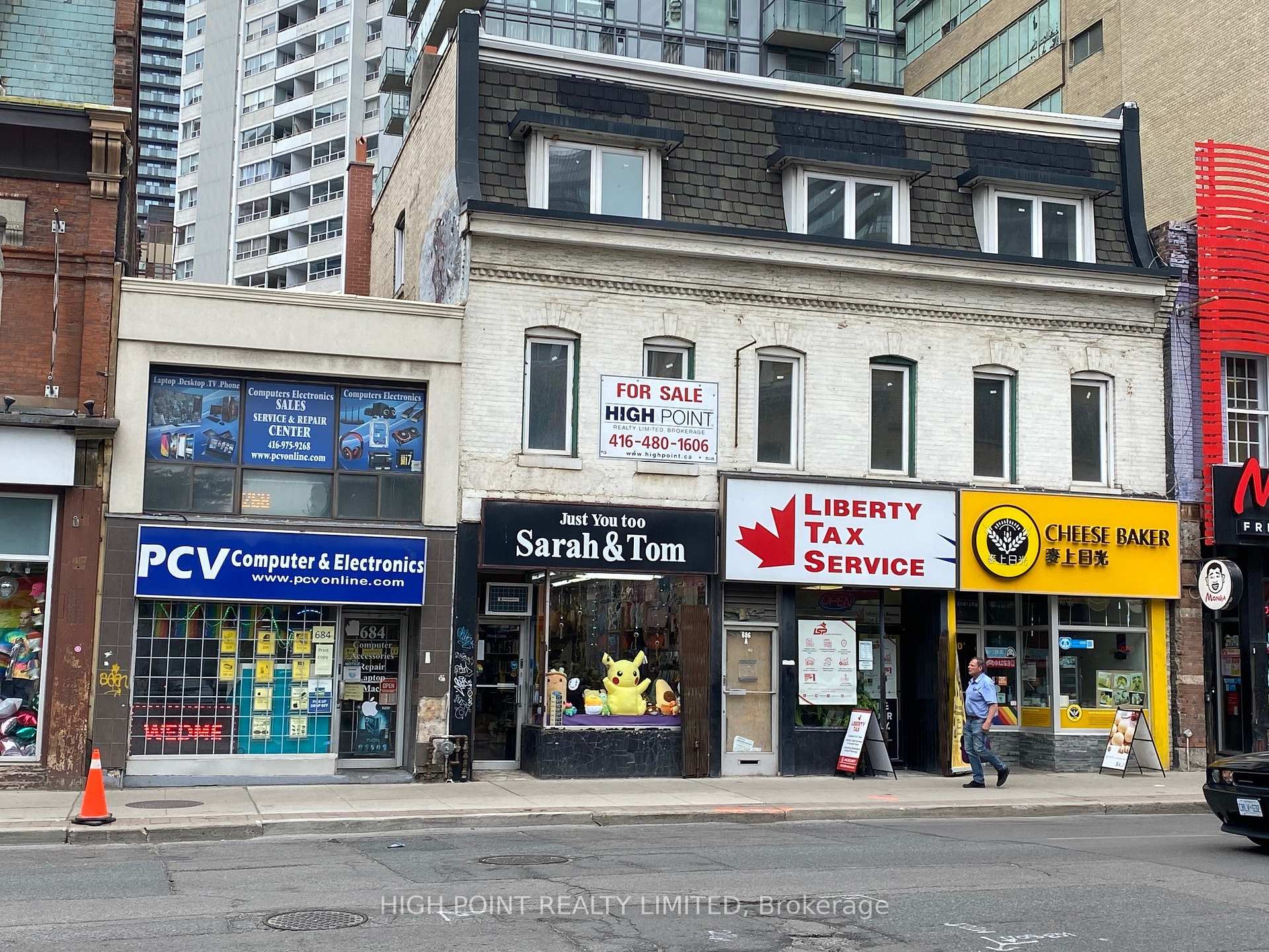 684-690 Yonge Street, Toronto, On M4y 2a6