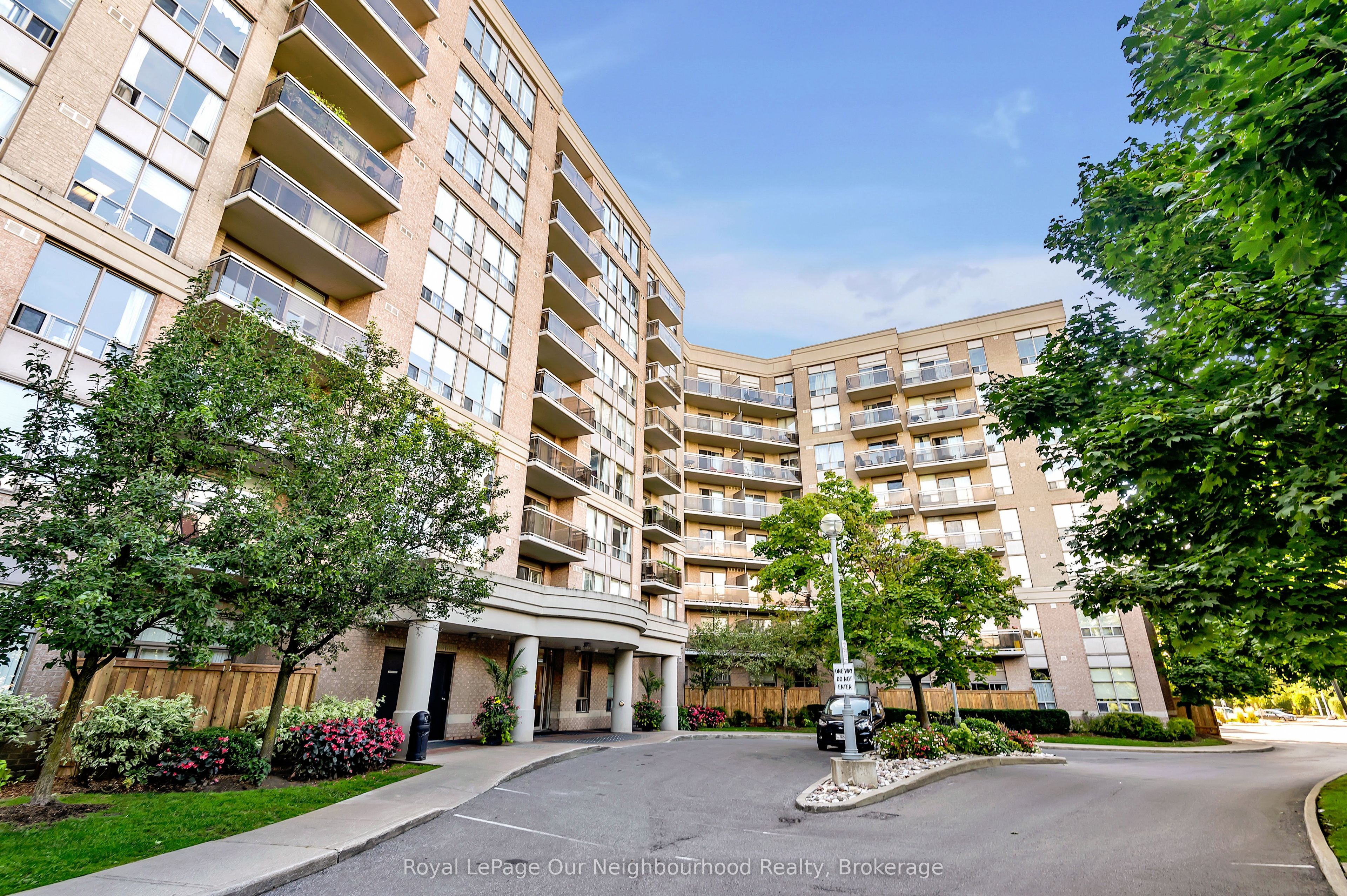 1720 Eglinton Avenue E 813, Toronto, On M4a 2x8