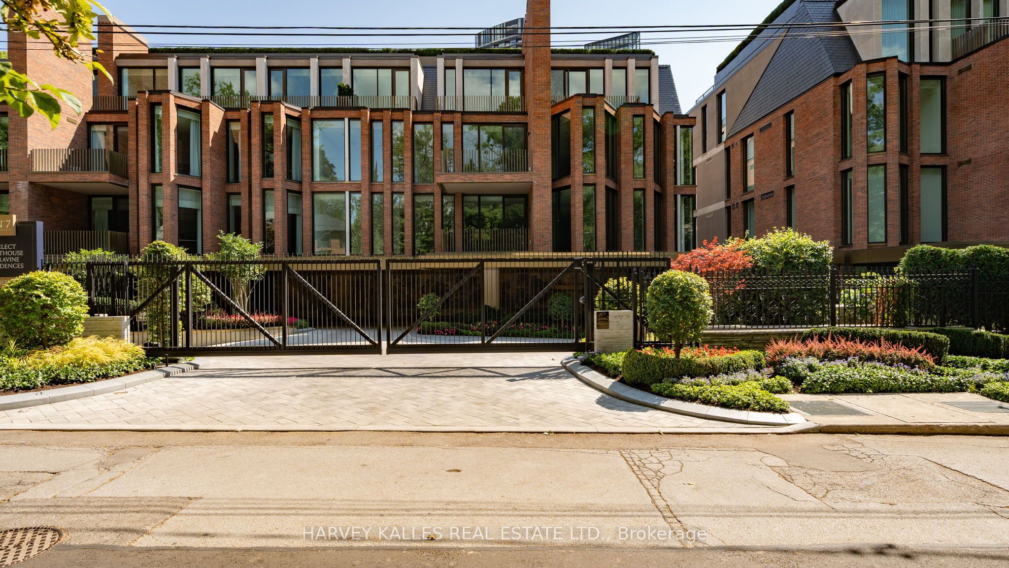 7 Dale Avenue 104, Toronto, On M4w 1k2