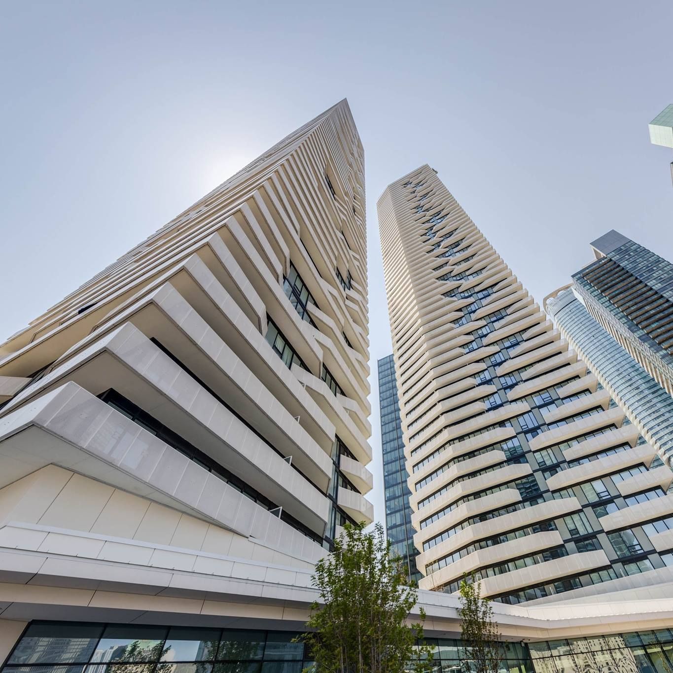 100 Harbour Street 6705, Toronto, On M5j 0b5