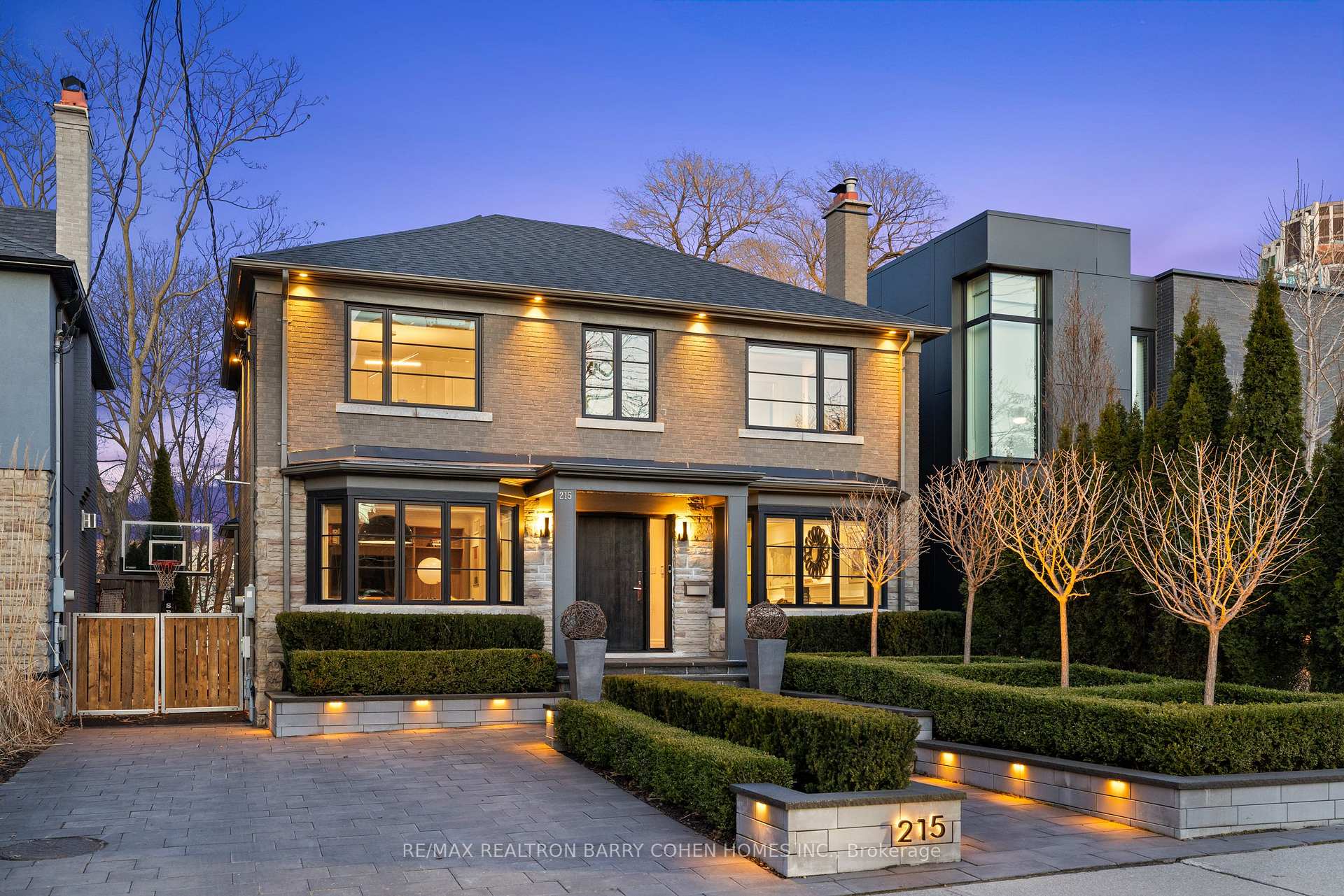 215 Lonsmount Drive, Toronto, On M5p 2y6