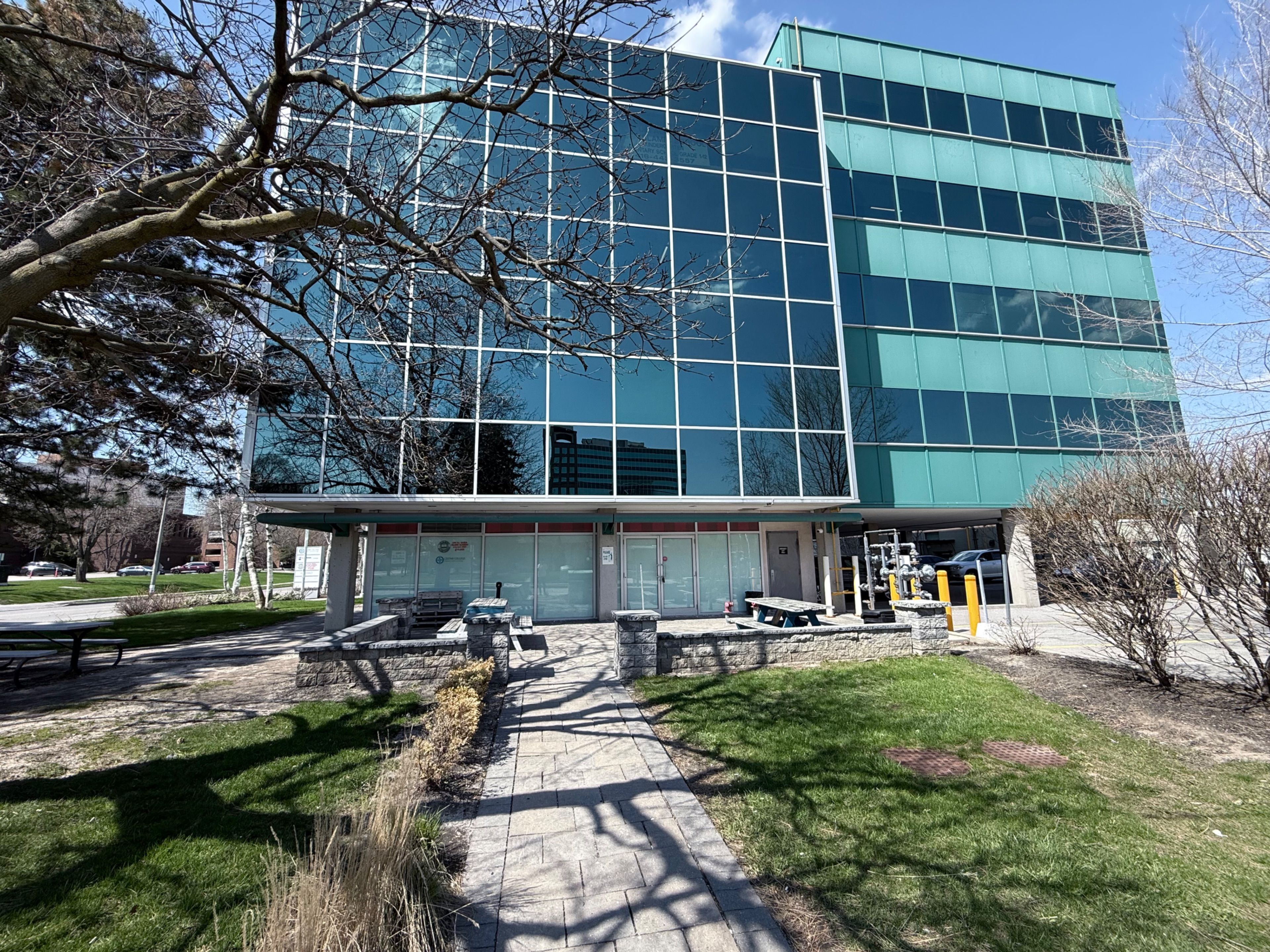 265 Yorkland Boulevard 101, Toronto, On M2j 1s5