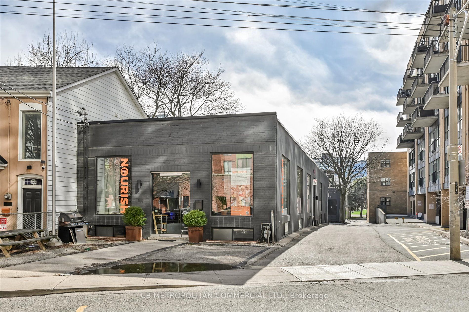 201 Niagara Street, Toronto, On M5v 1c9