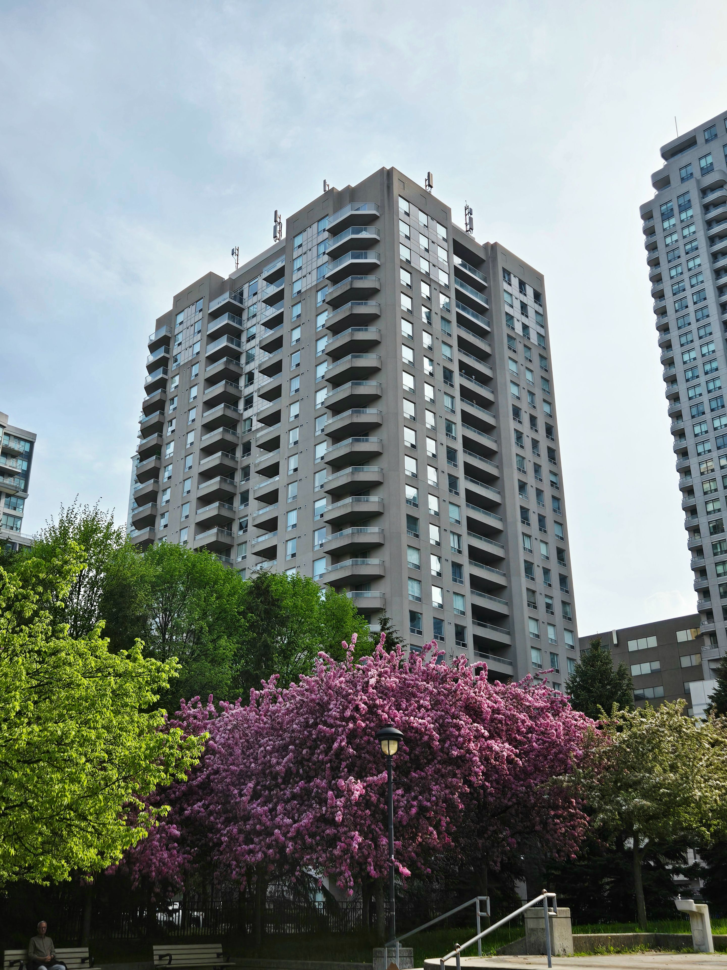 18 Hillcrest Avenue 2110, Toronto, On M2n 6t5