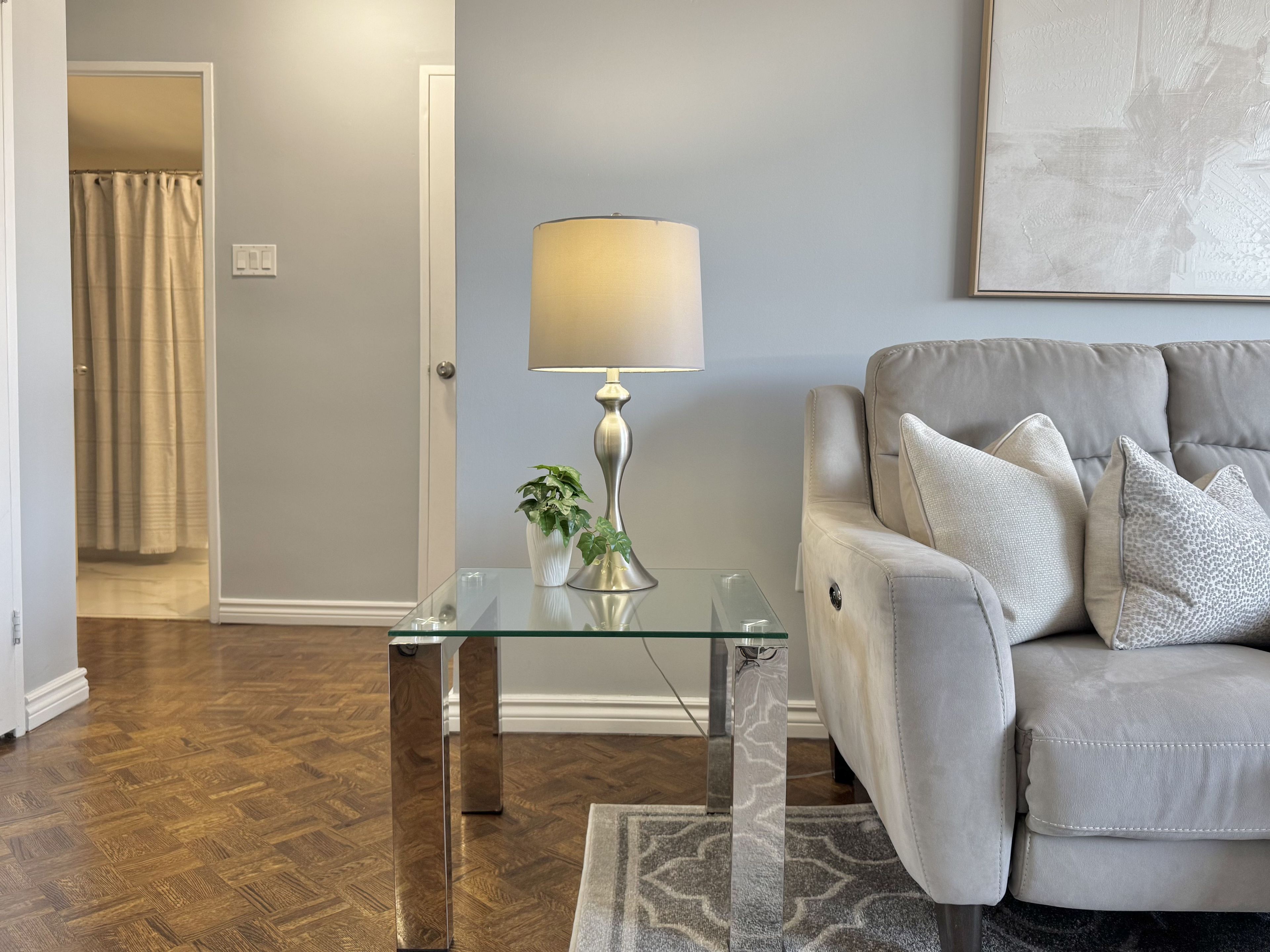 3555 Bathurst Street 203, Toronto, On M6a 2y8