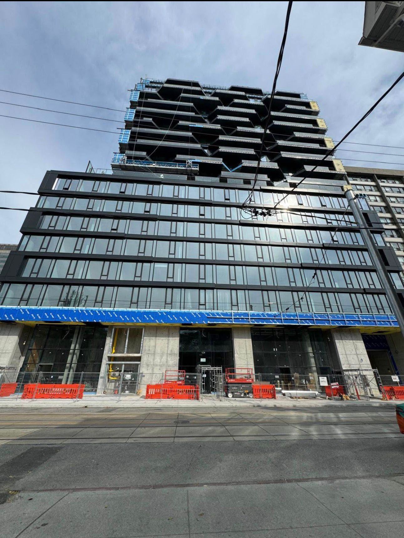 195 Mccaul Street 414, Toronto, On M5t 0e5
