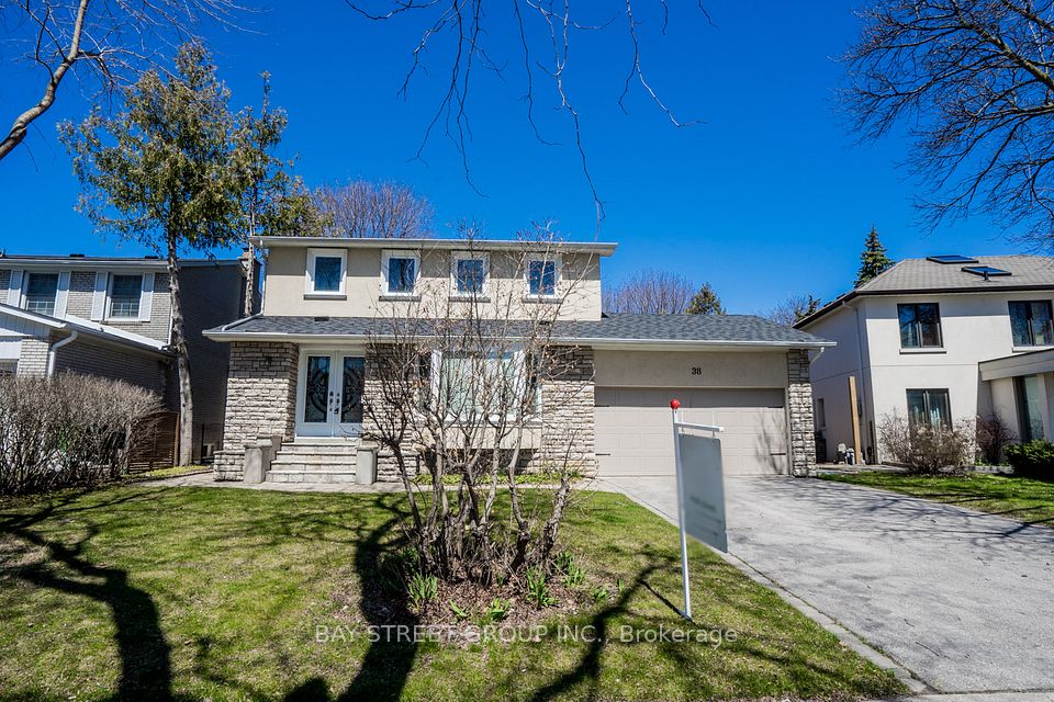 38 Foursome Crescent, Toronto, On M2p 1w3