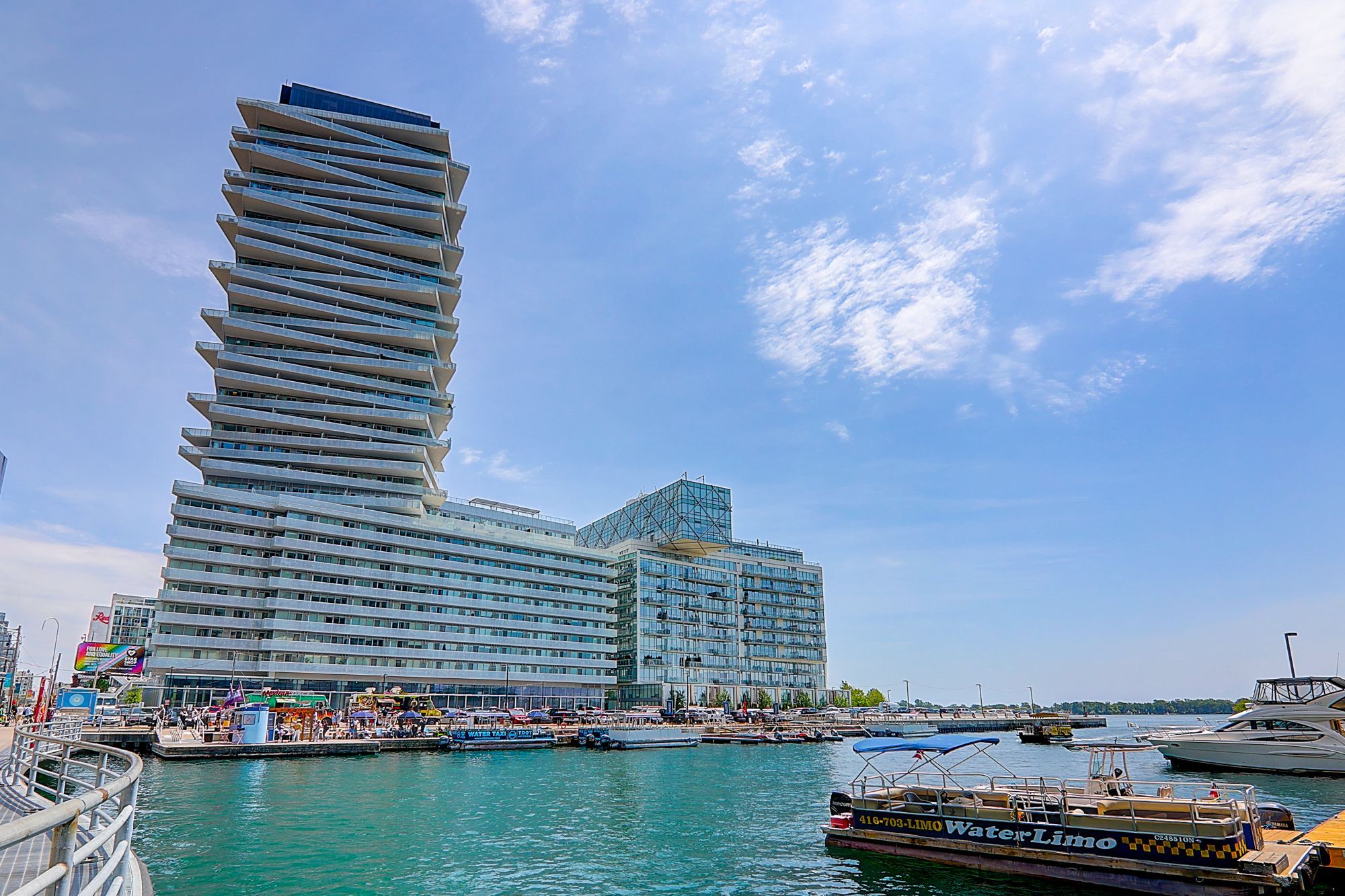 15 Queens Quay E 1906, Toronto, On M5e 0c5