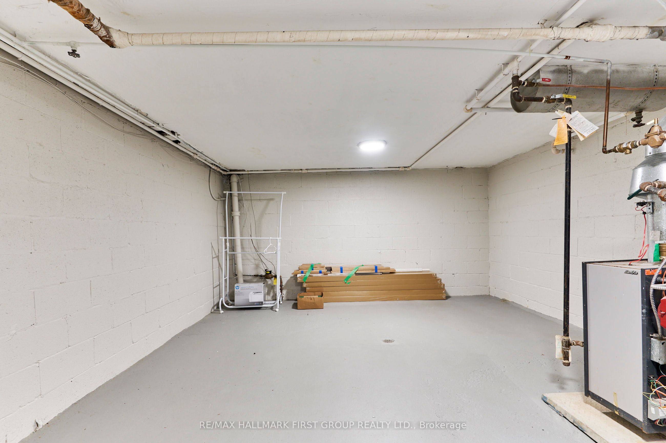 207 Bayview Heights Drive Lower, Toronto, On M4g 2z4