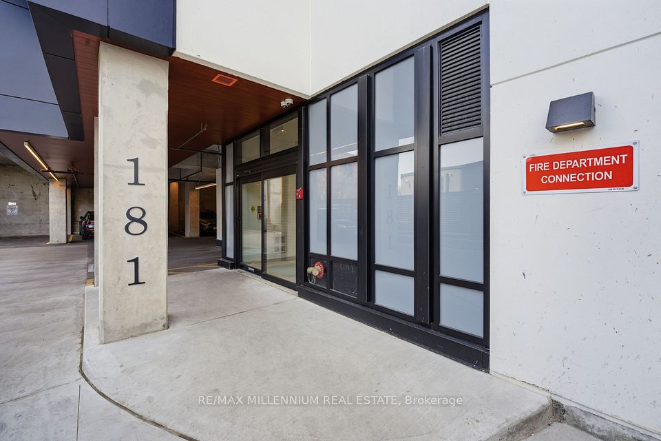 181 Sterling Road 314, Toronto, On M6r 2b2