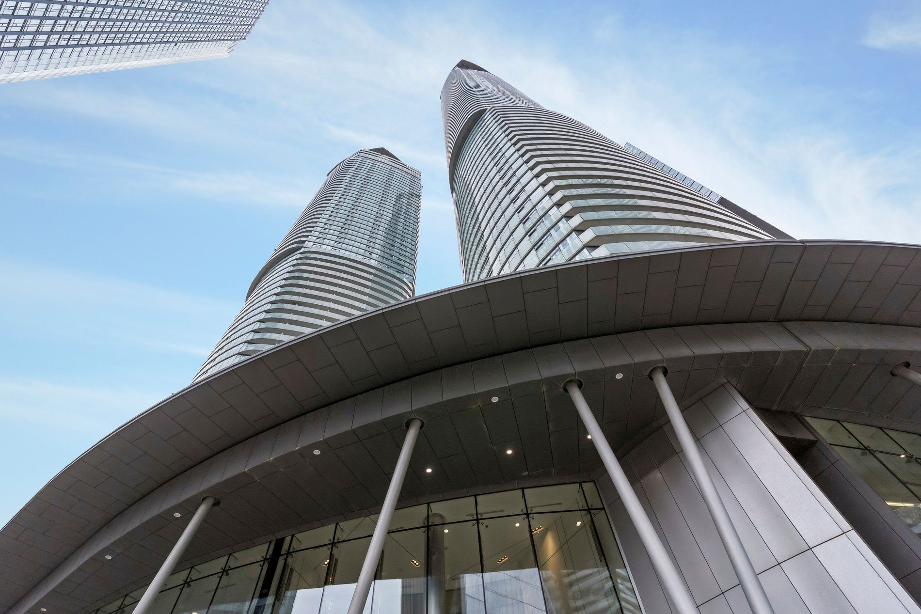 12 York Street 307, Toronto, On M5j 0a9