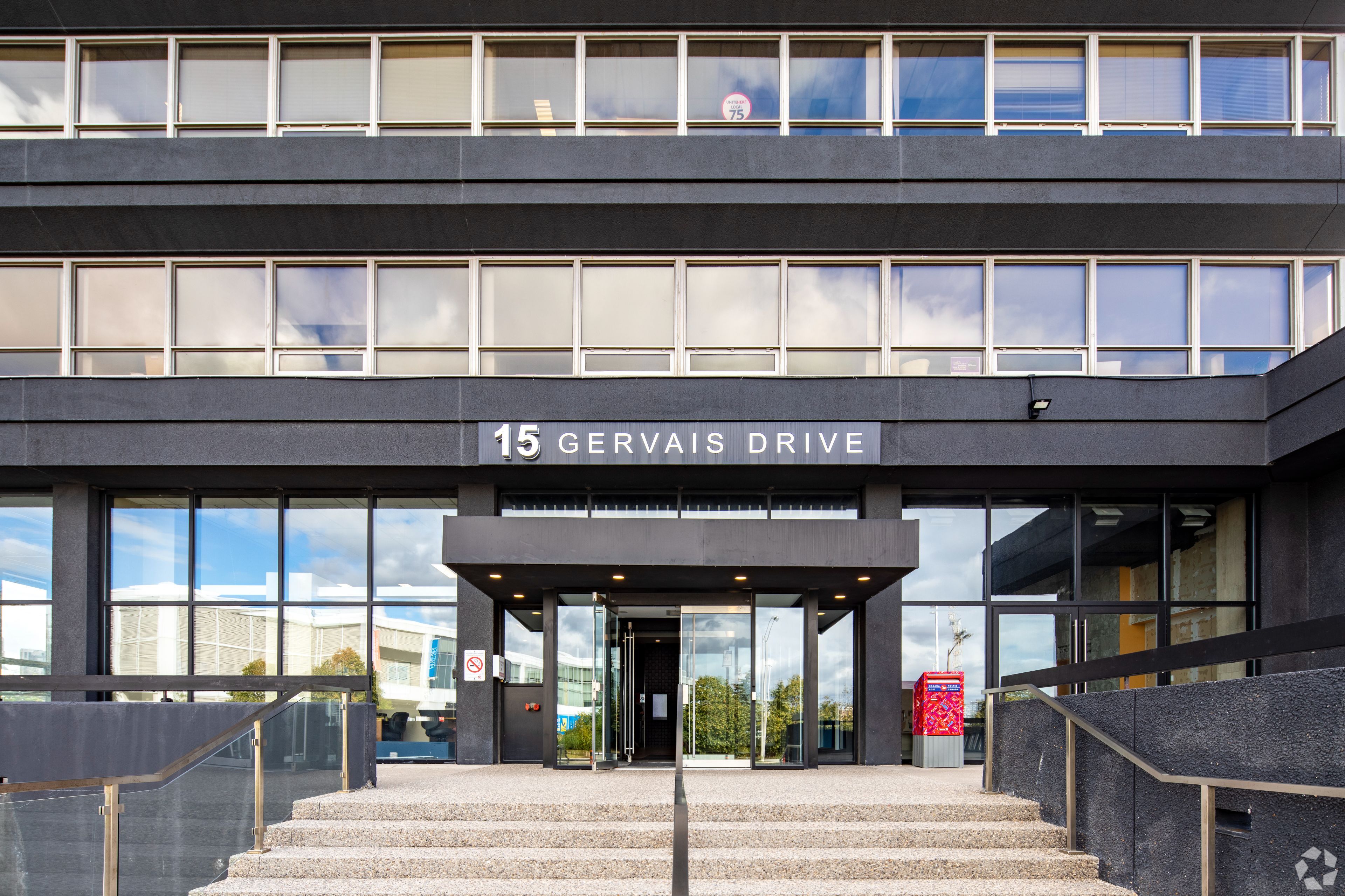 15 Gervais Drive 603, Toronto, On M3c 1y8