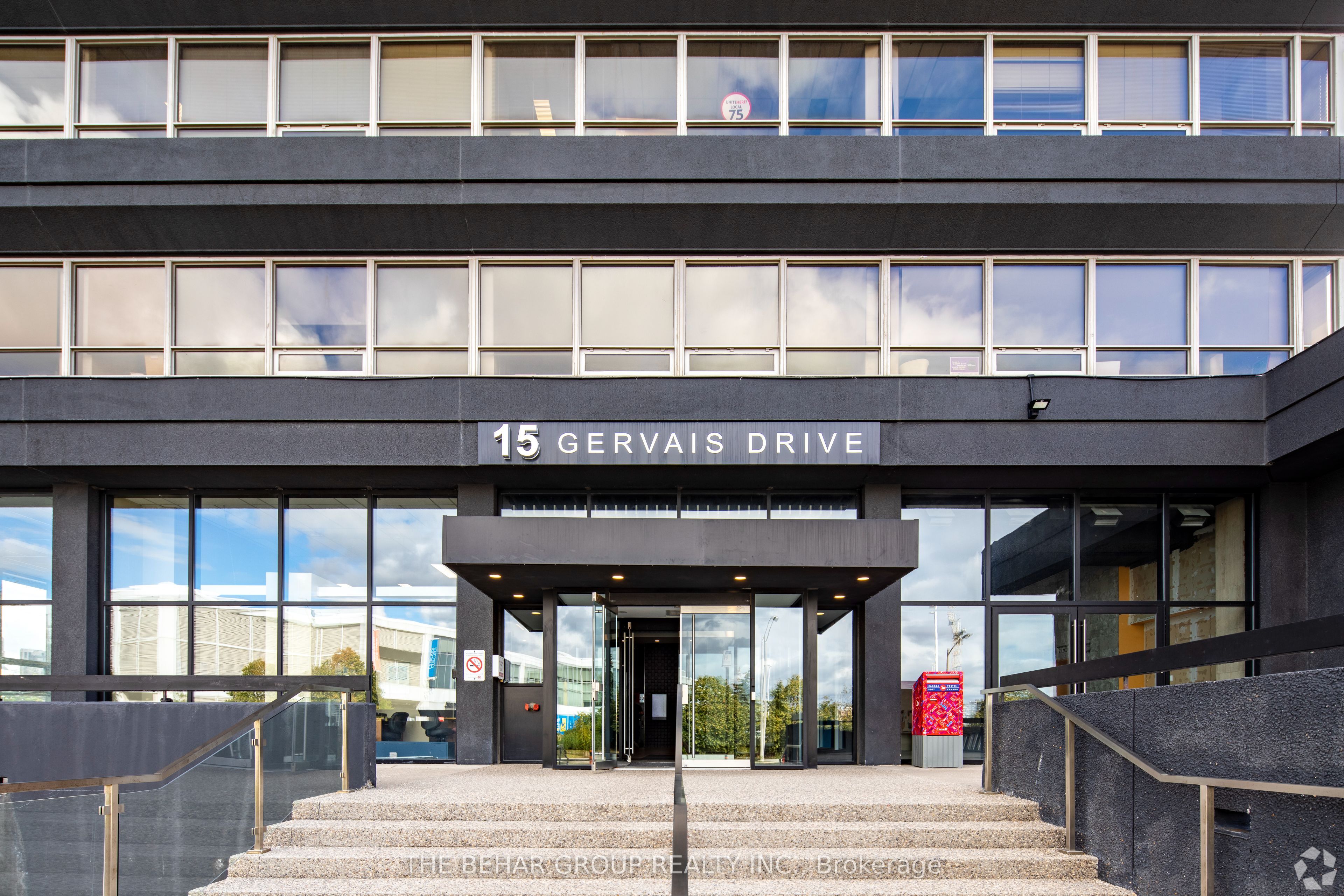 15 Gervais Drive 605, Toronto, On M3c 1y8