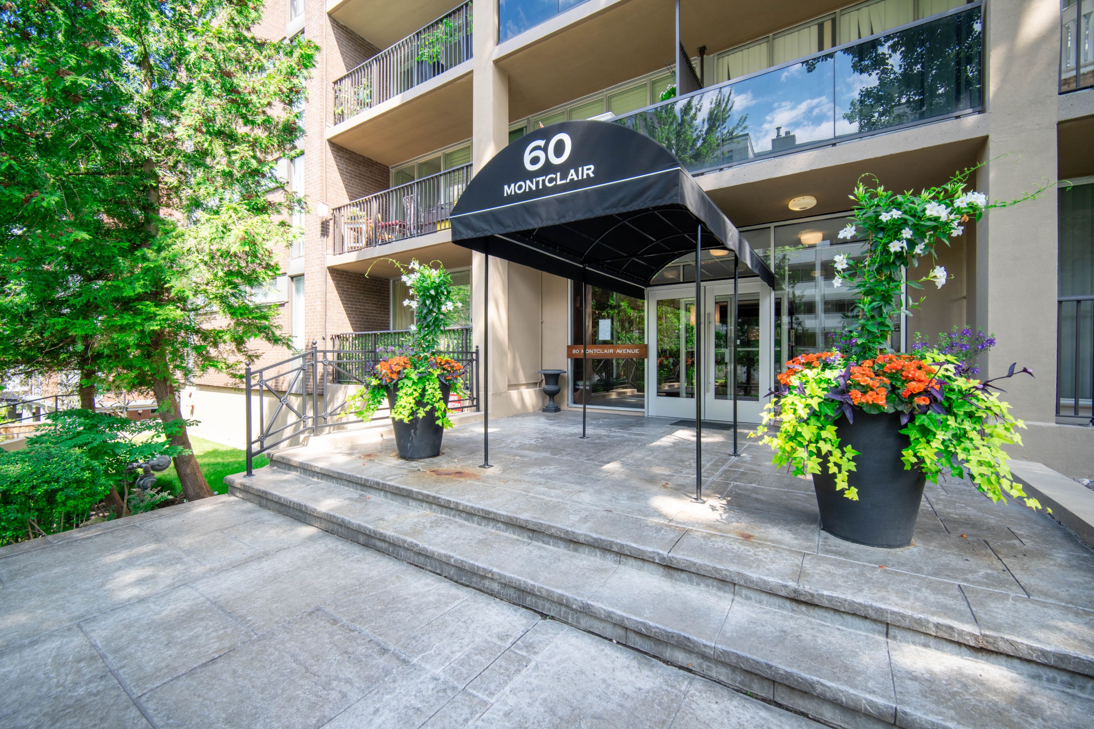 60 Montclair Avenue 506, Toronto, On M5p 1p7