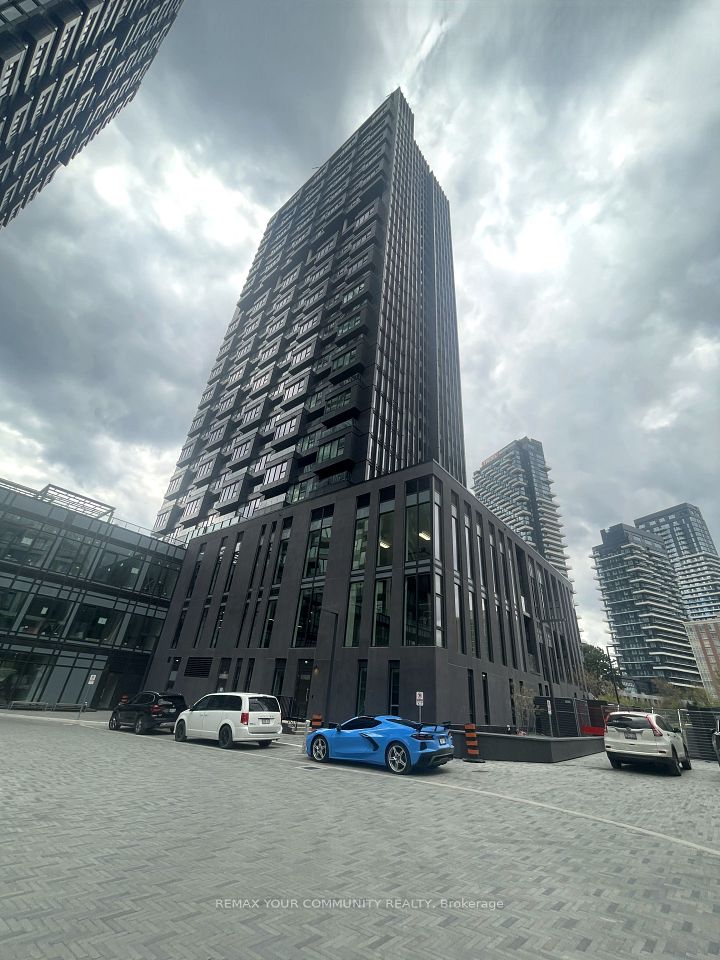 1 Quarrington Lane 3002, Toronto, On M3c 0s4