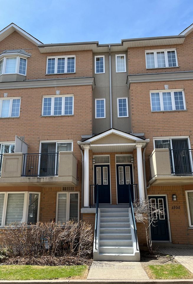 28 Sommerset Way 1502, Toronto, On M2n 6w7