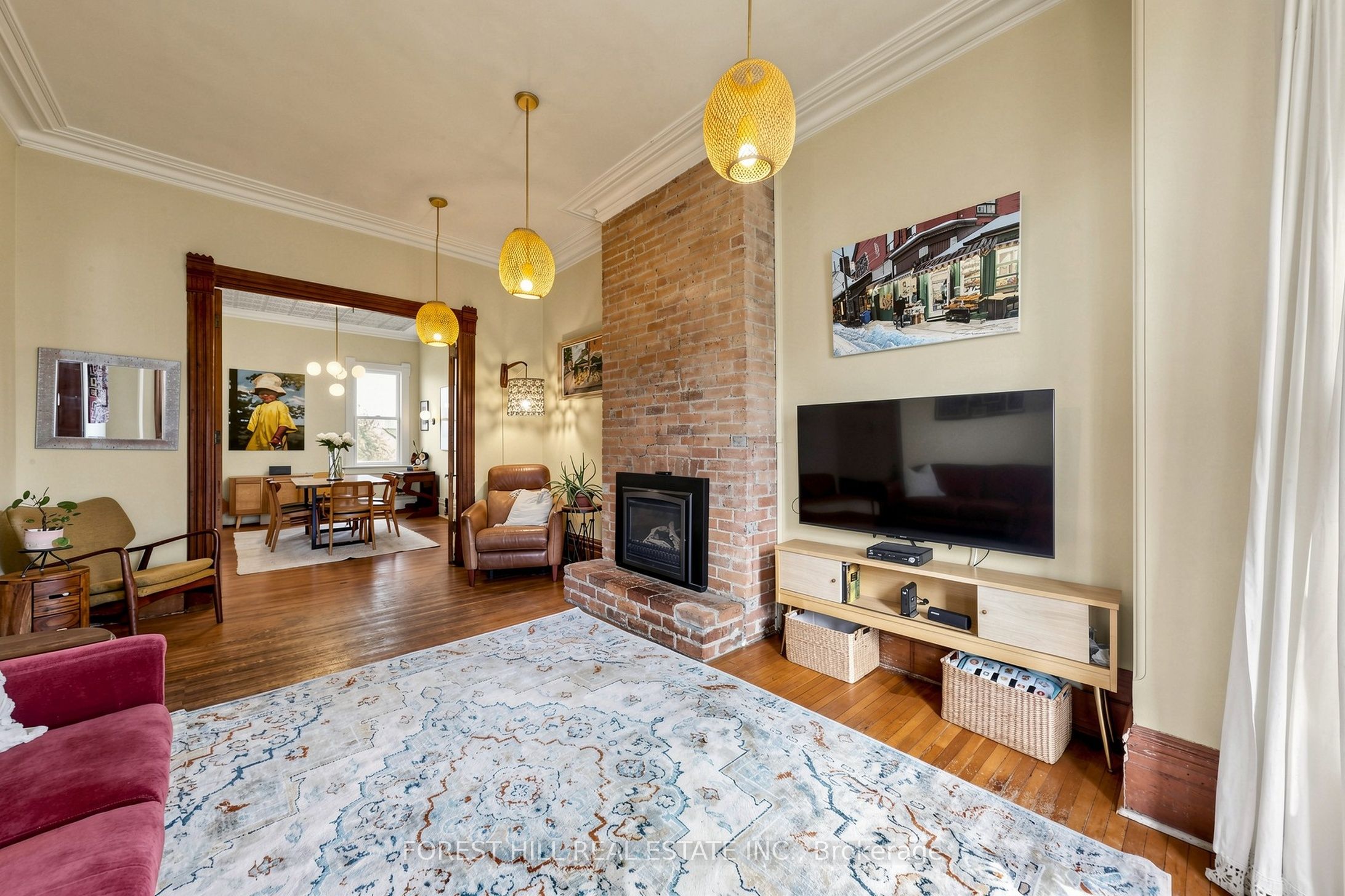 58 Nassau Street, Toronto, On M5t 1m2