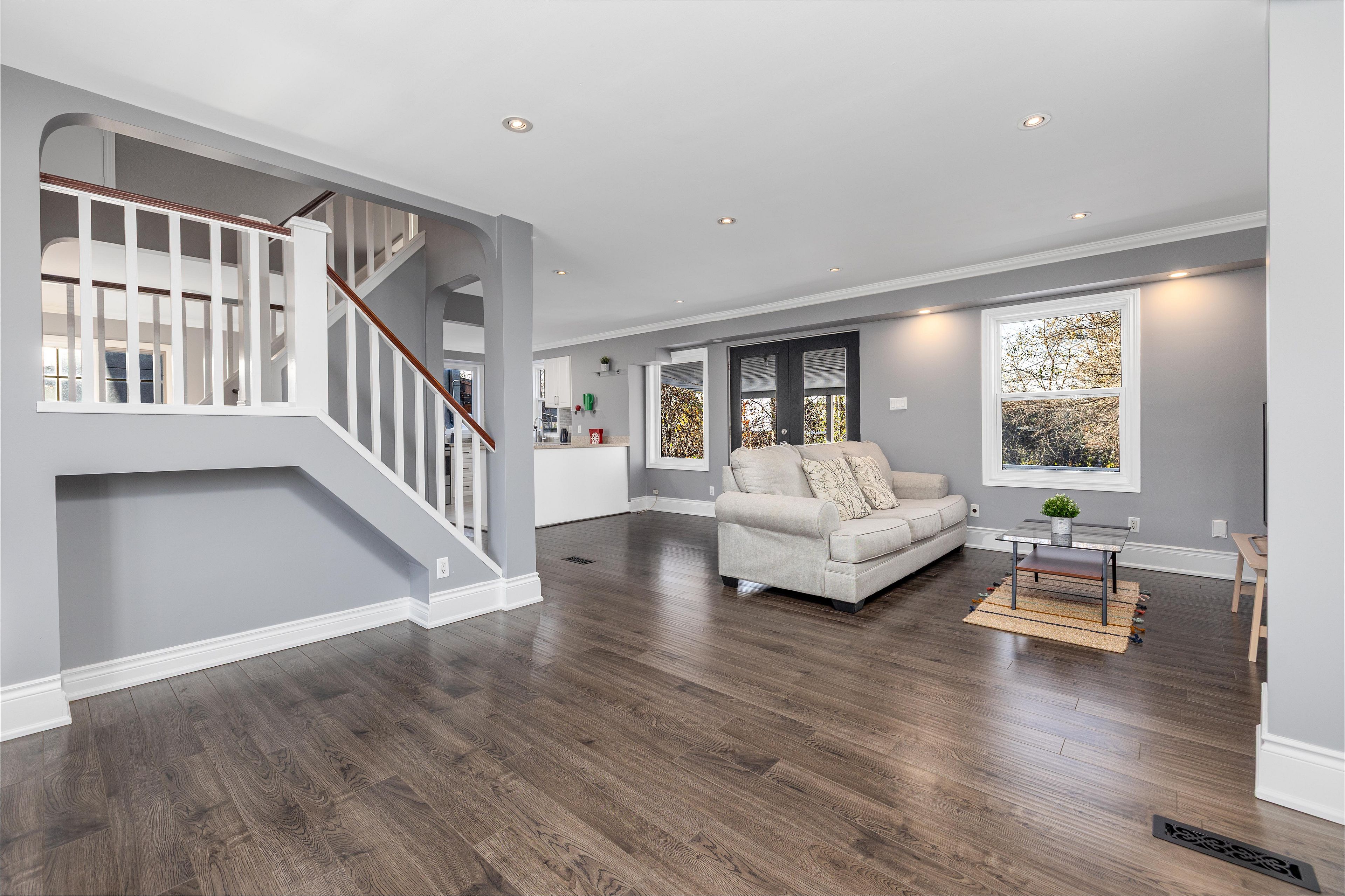 112 Bevdale Road, Toronto, On M2r 1l7