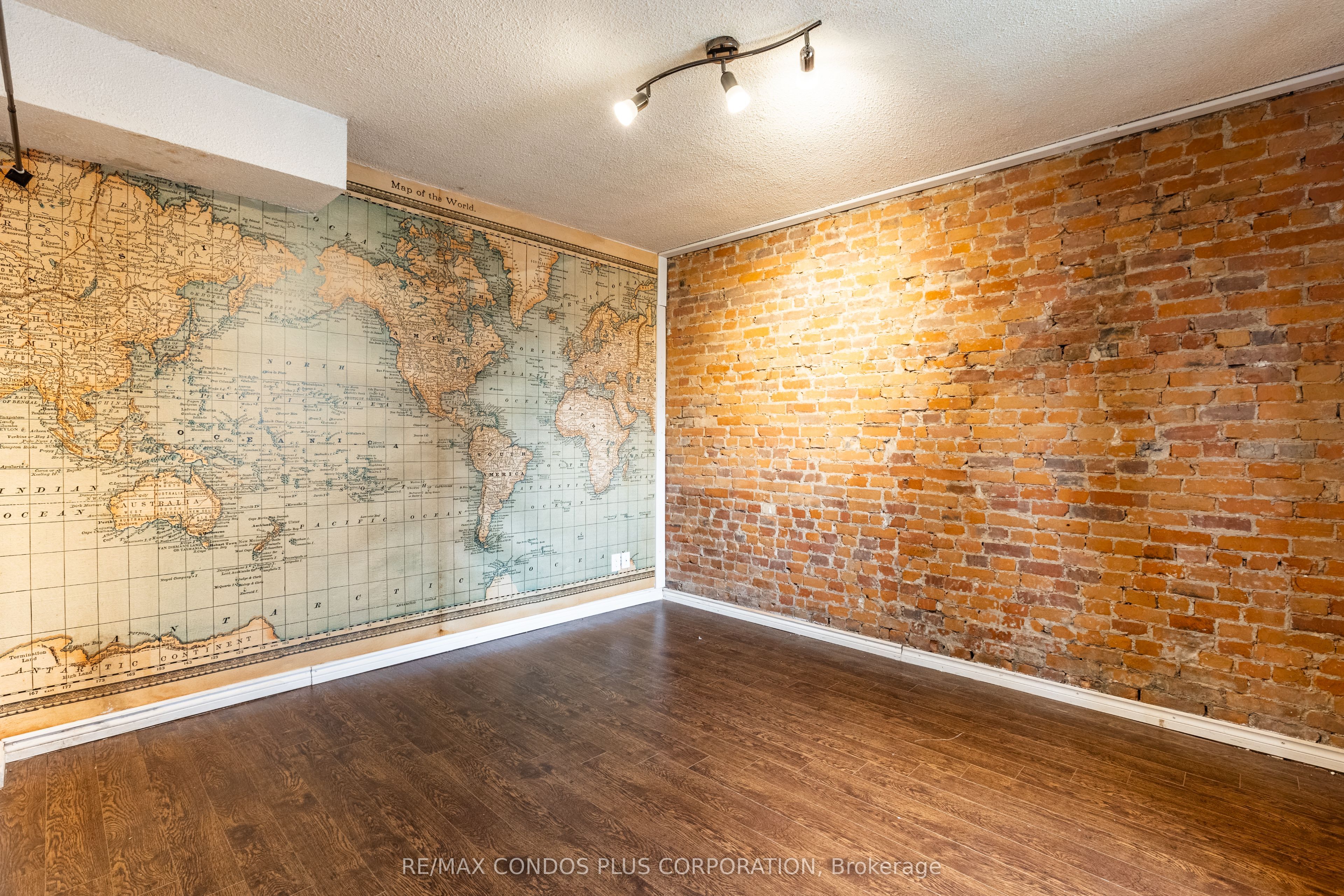 225 Gladstone Avenue 105, Toronto, On M6j 3l5