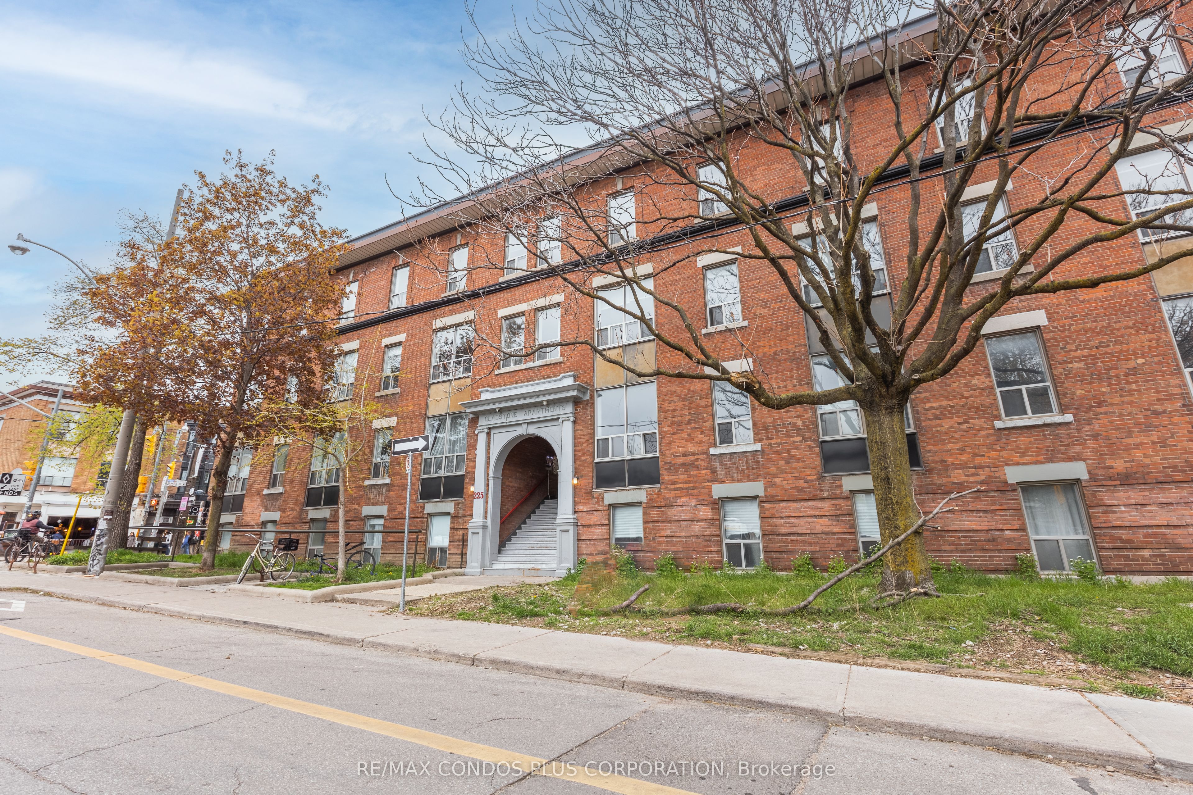 225 Gladstone Avenue 103, Toronto, On M6j 3l5