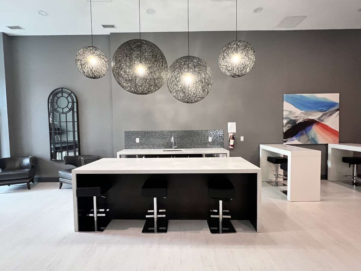 125 Western Battery Road 1402, Toronto, On M6k 3r8