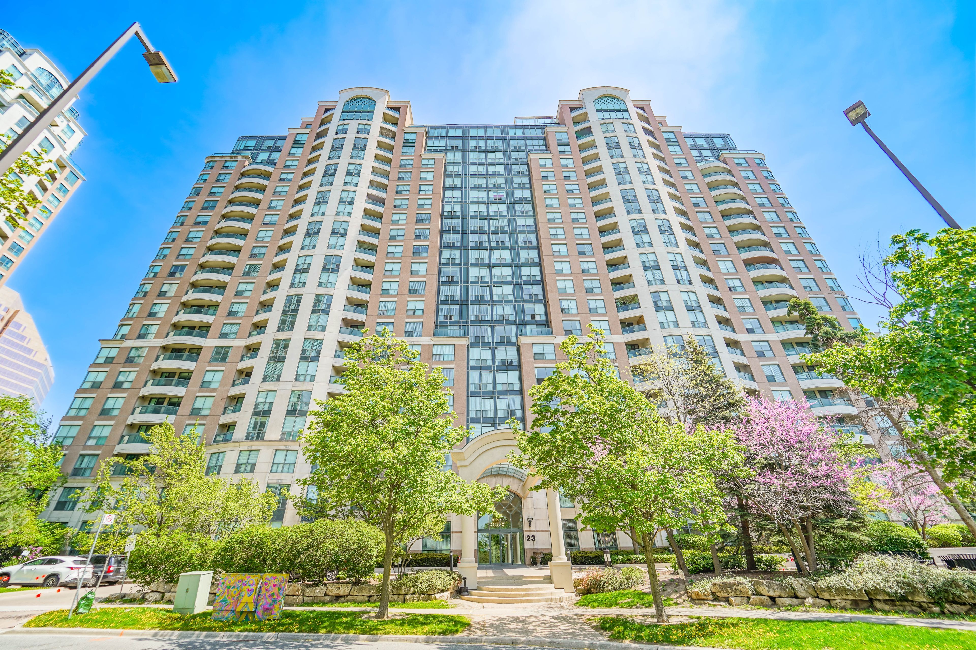 23 Lorraine Drive 2105, Toronto, On M2n 6z6