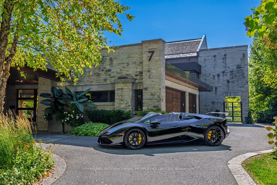7 Oxbow Road, Toronto, On M3b 1z9