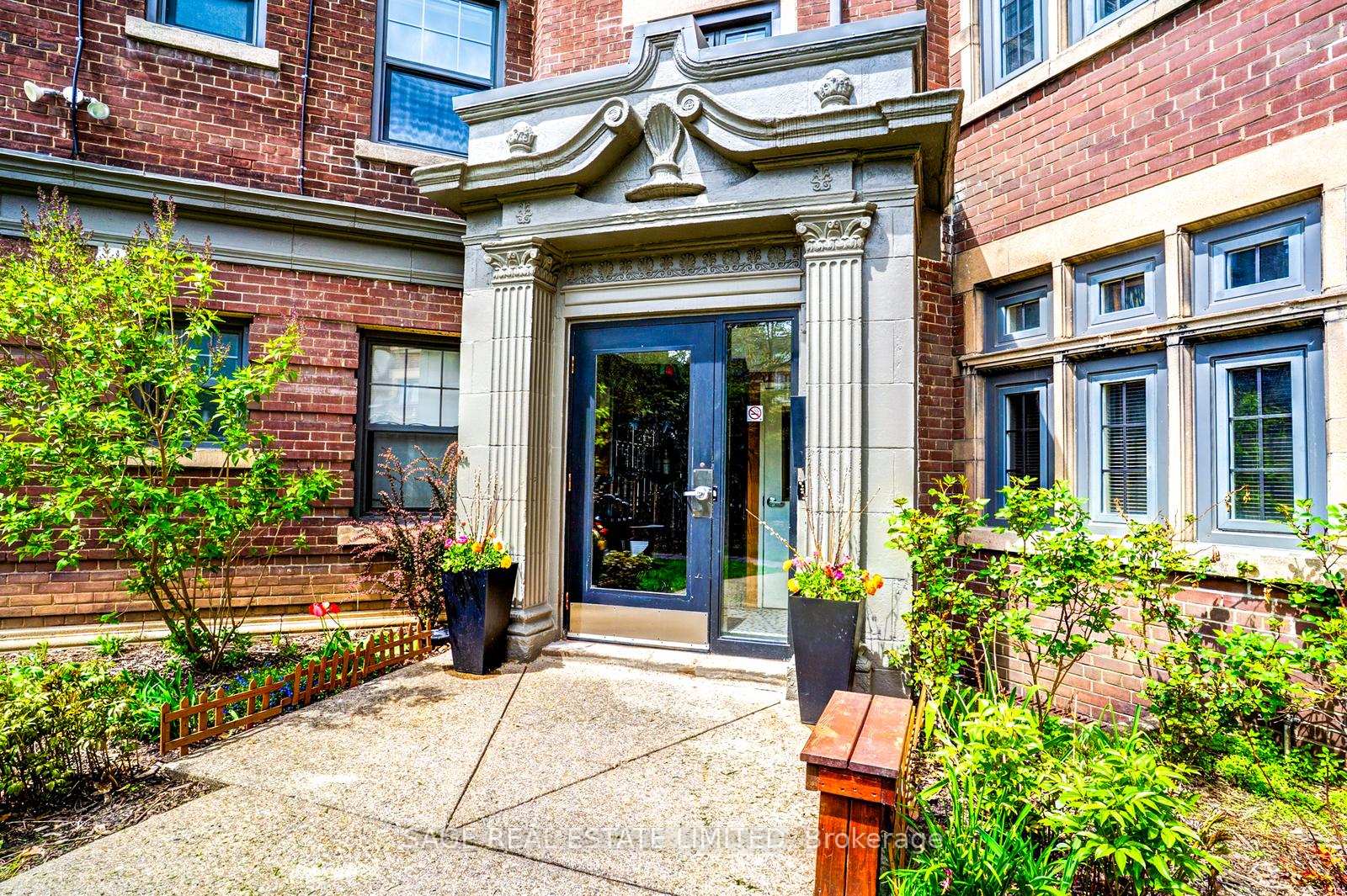 48 Lawton Boulevard 15, Toronto, On M4v 1z5