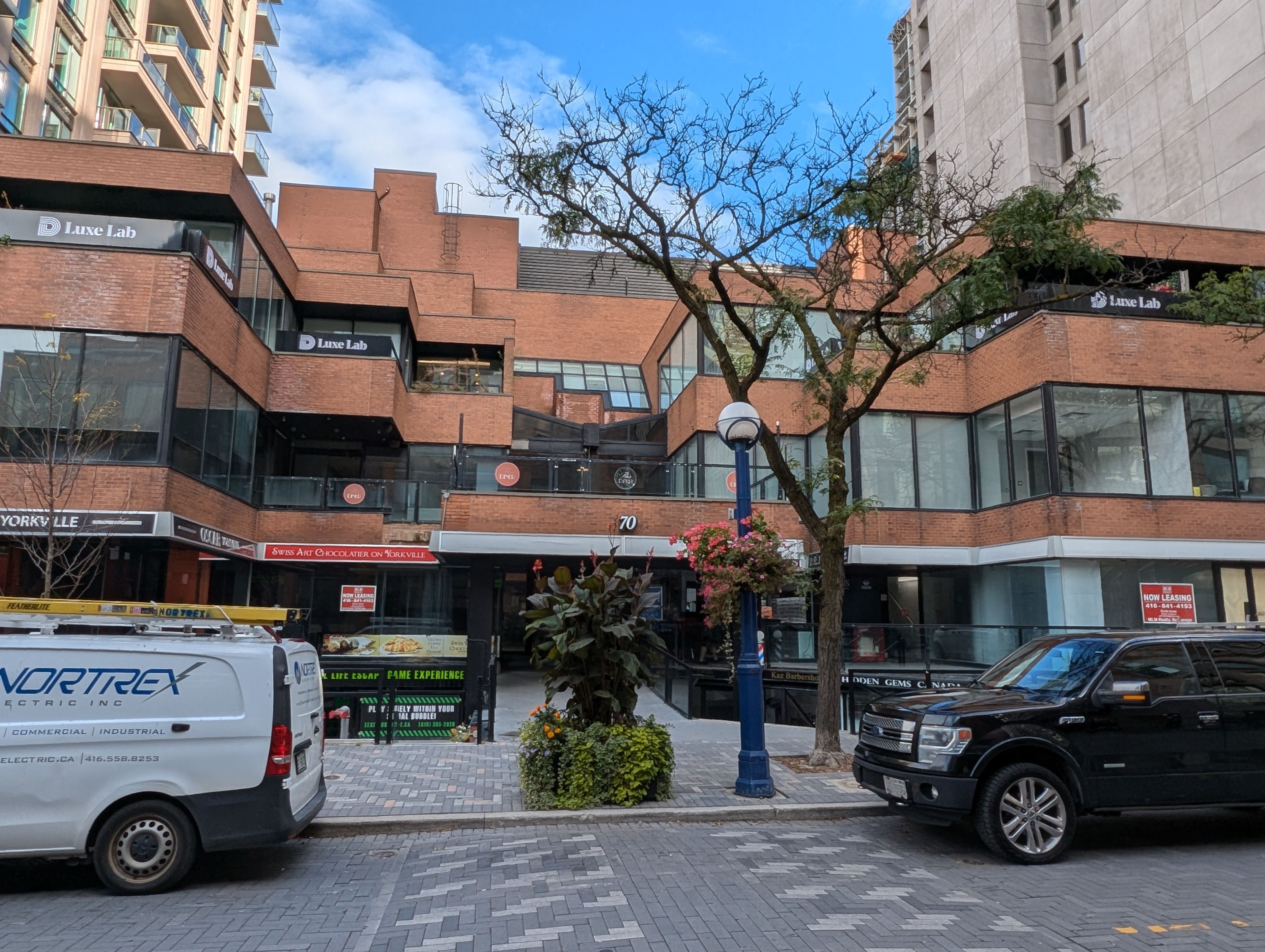 70 Yorkville Avenue 30, Toronto, On M5r 1b9