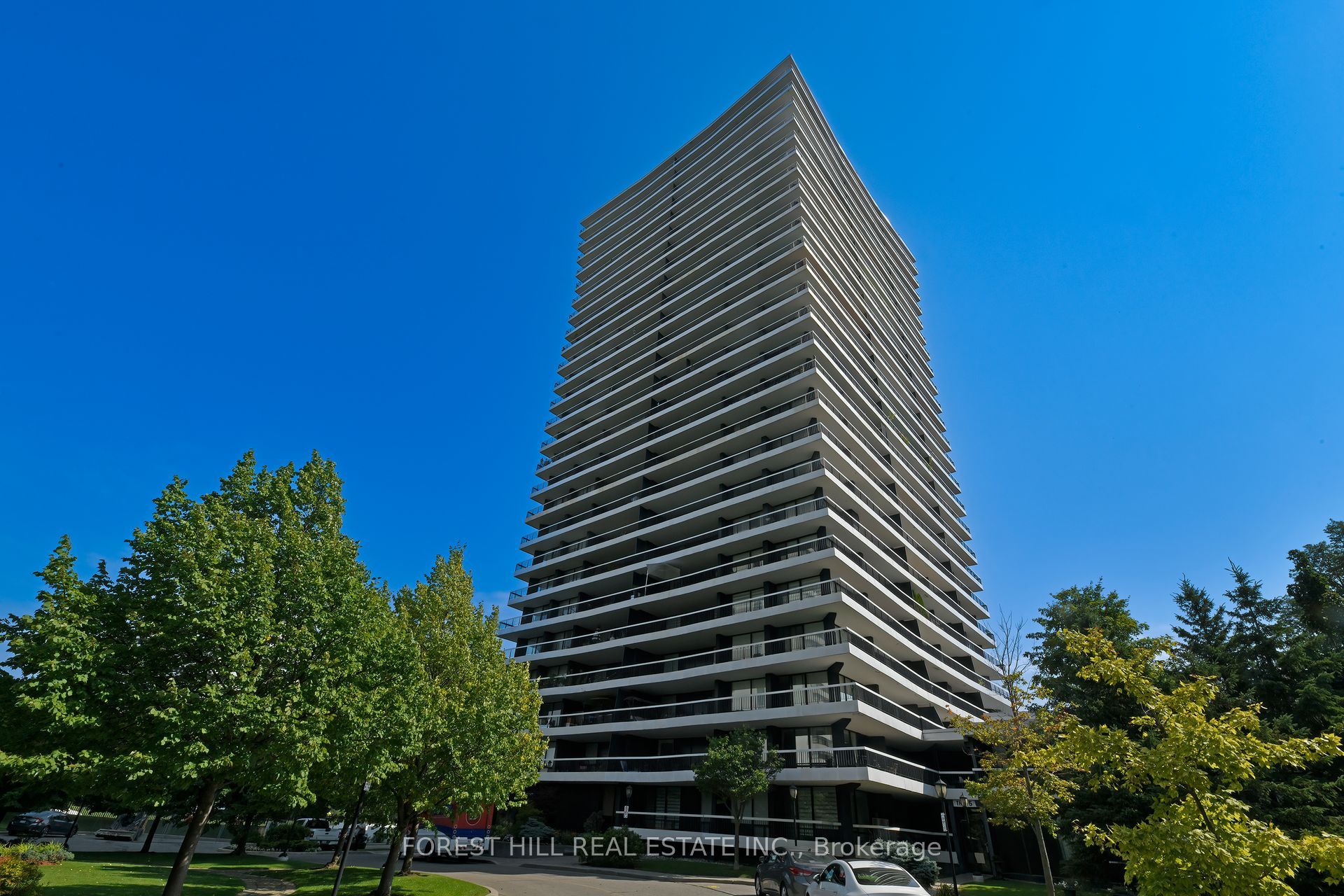135 Antibes Drive 2404, Toronto, On M2r 2z1