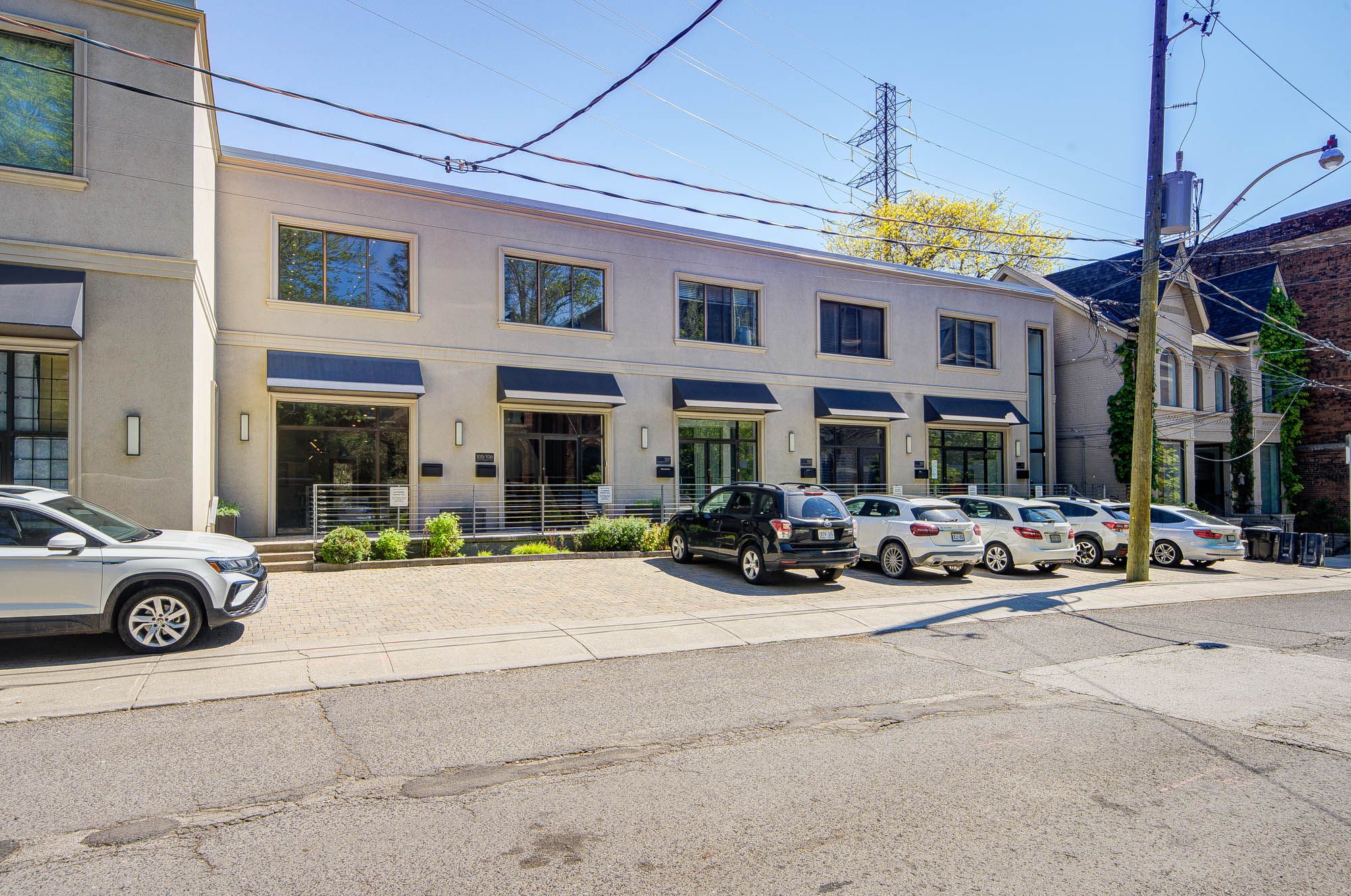275 Macpherson Avenue 109, Toronto, On M4v 1a4