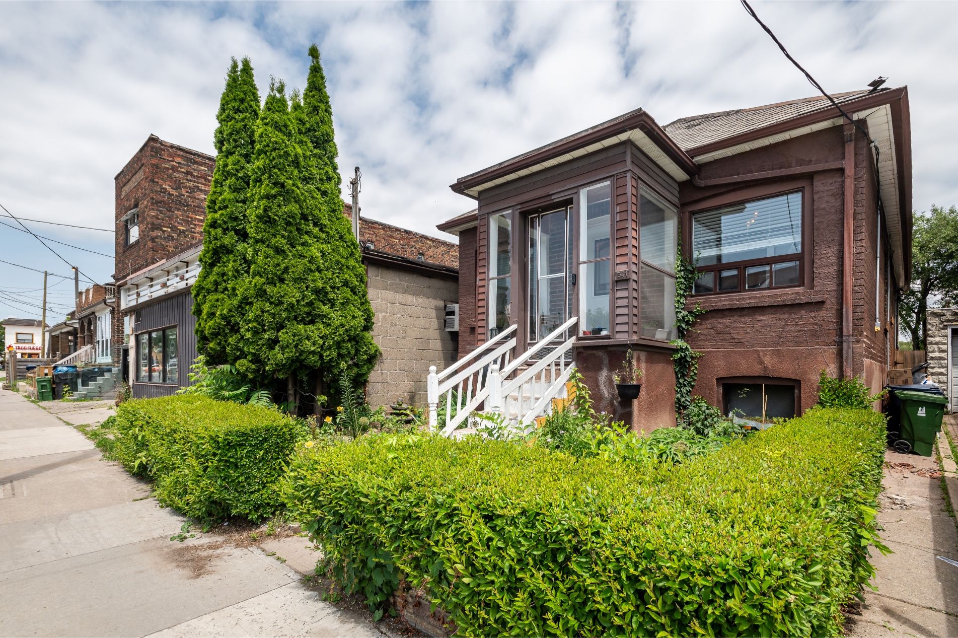 541 Vaughan Road, Toronto, On M6c 2r2