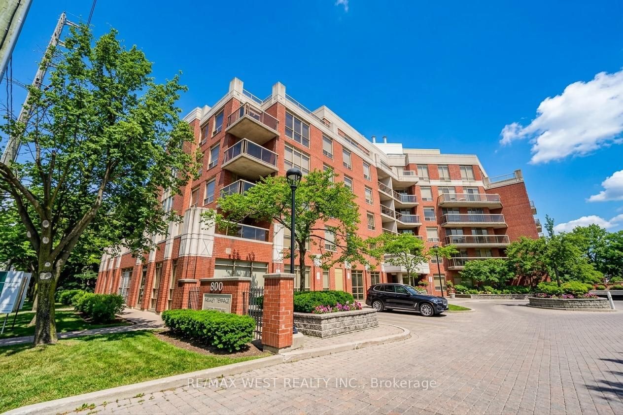 800 Sheppard Avenue W C1 & C3, Toronto, On M3h 6b4