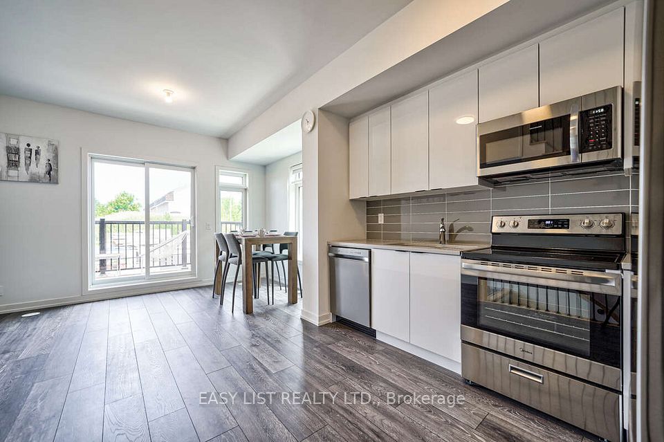 27 Spruce Pines Crescent, Toronto, On M4a 0a9