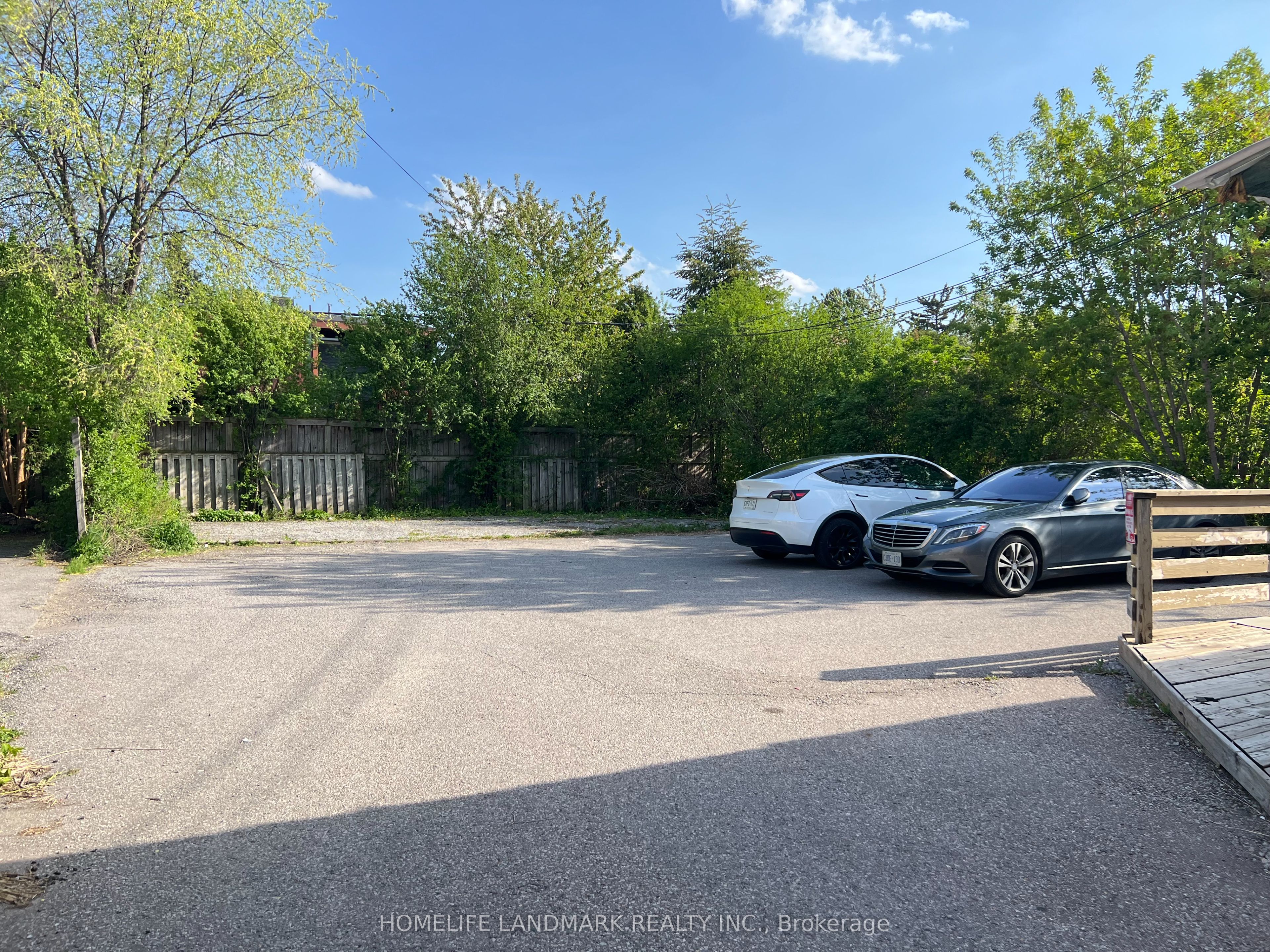 149 Finch Avenue W, Toronto, On M2n 2j1