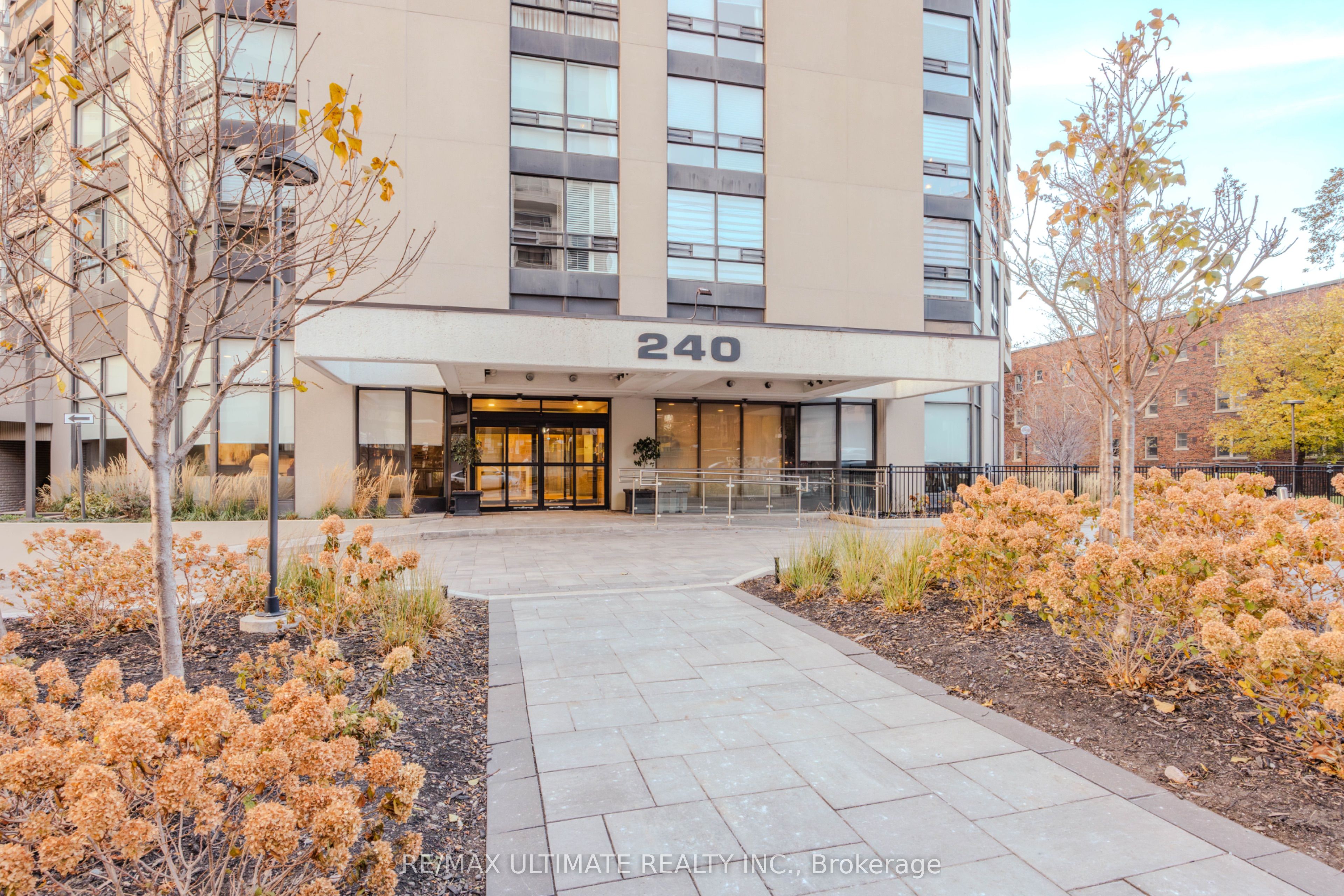 240 Heath Street W 201, Toronto, On M5p 3l5