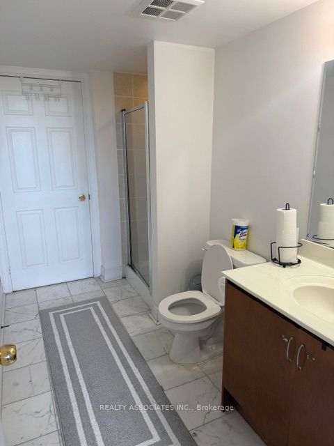 18 Kenaston Gardens Ne 506, Toronto, On M2k 3c7